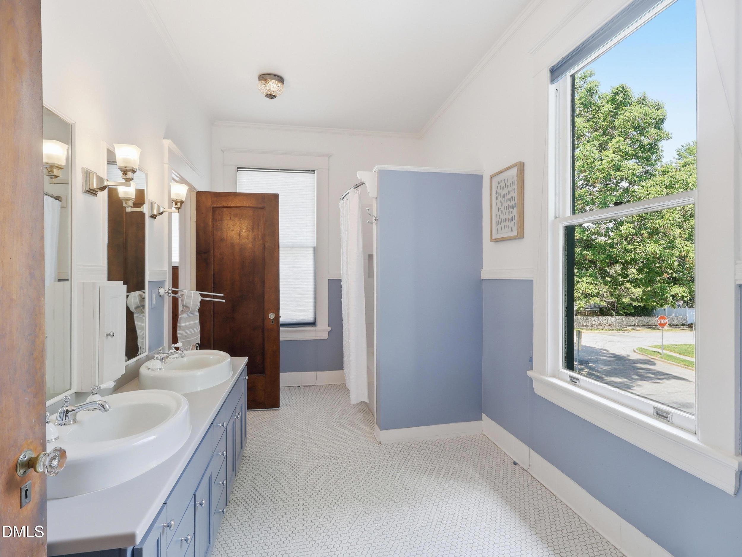 127 Forest Road Property Photo 51