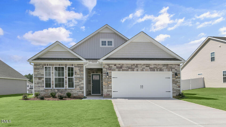 369 Alexis Loop Property Photo 1