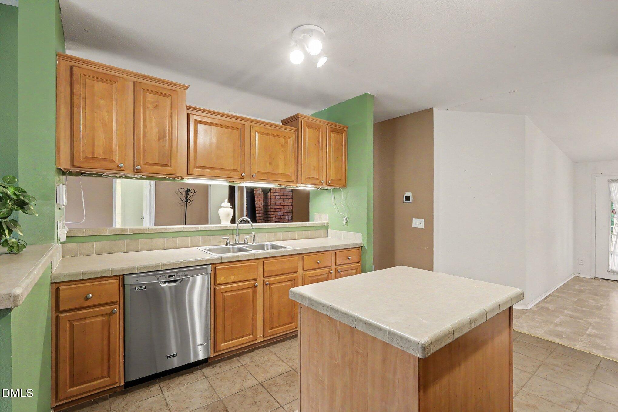 256 Yellow Belle Court Property Photo 9