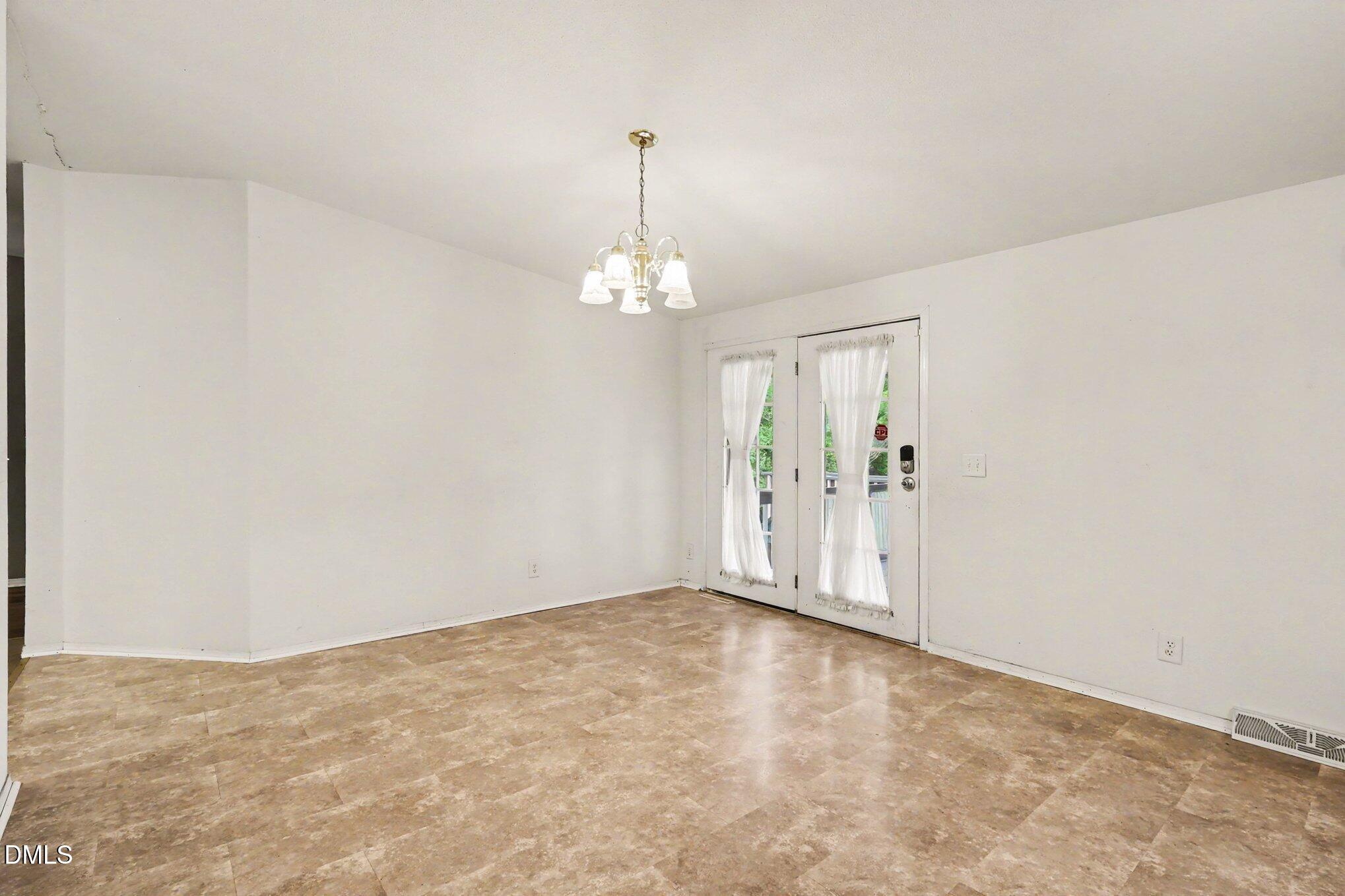 256 Yellow Belle Court Property Photo 10