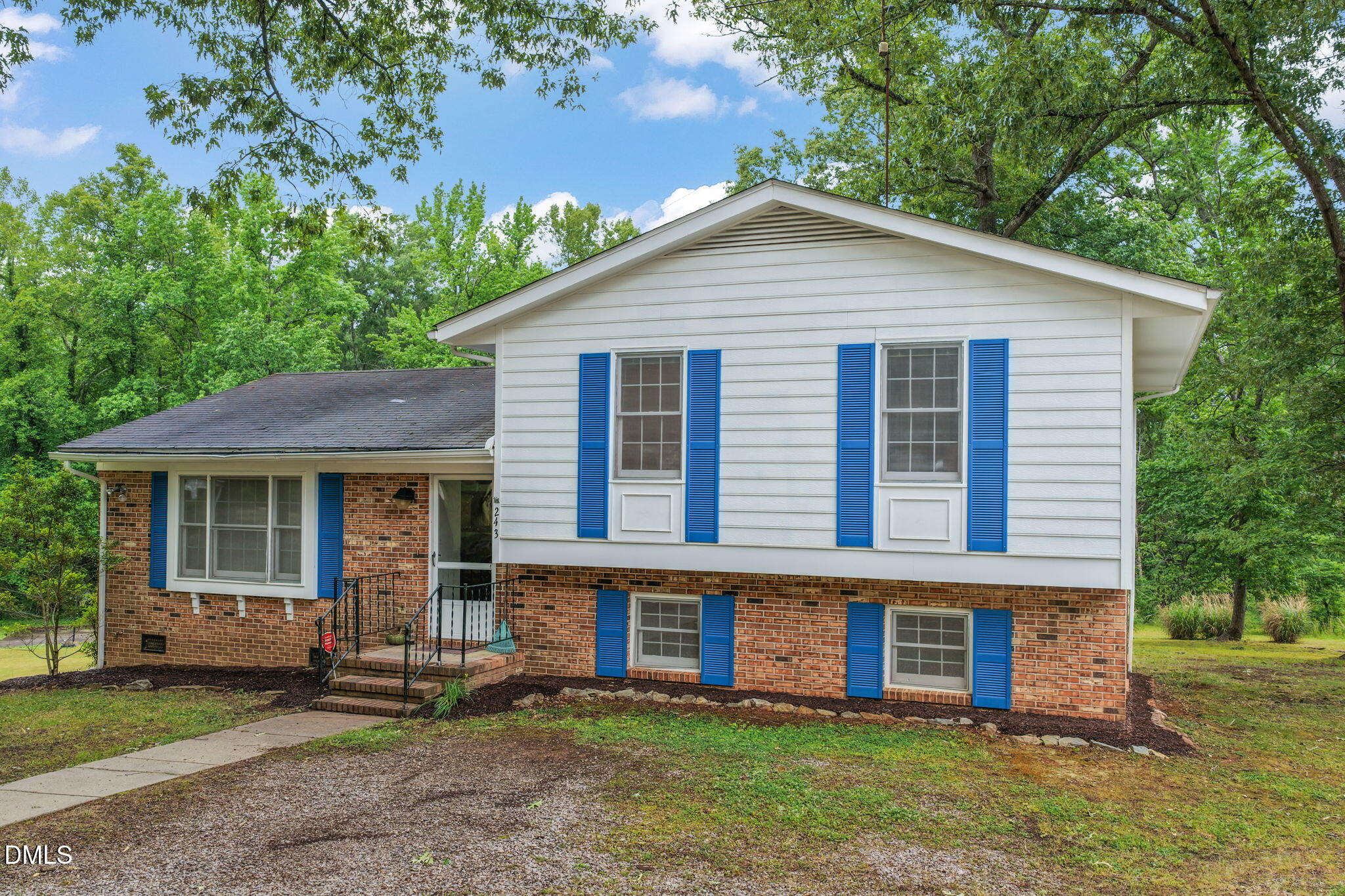 243 Craddock Street Property Photo 1