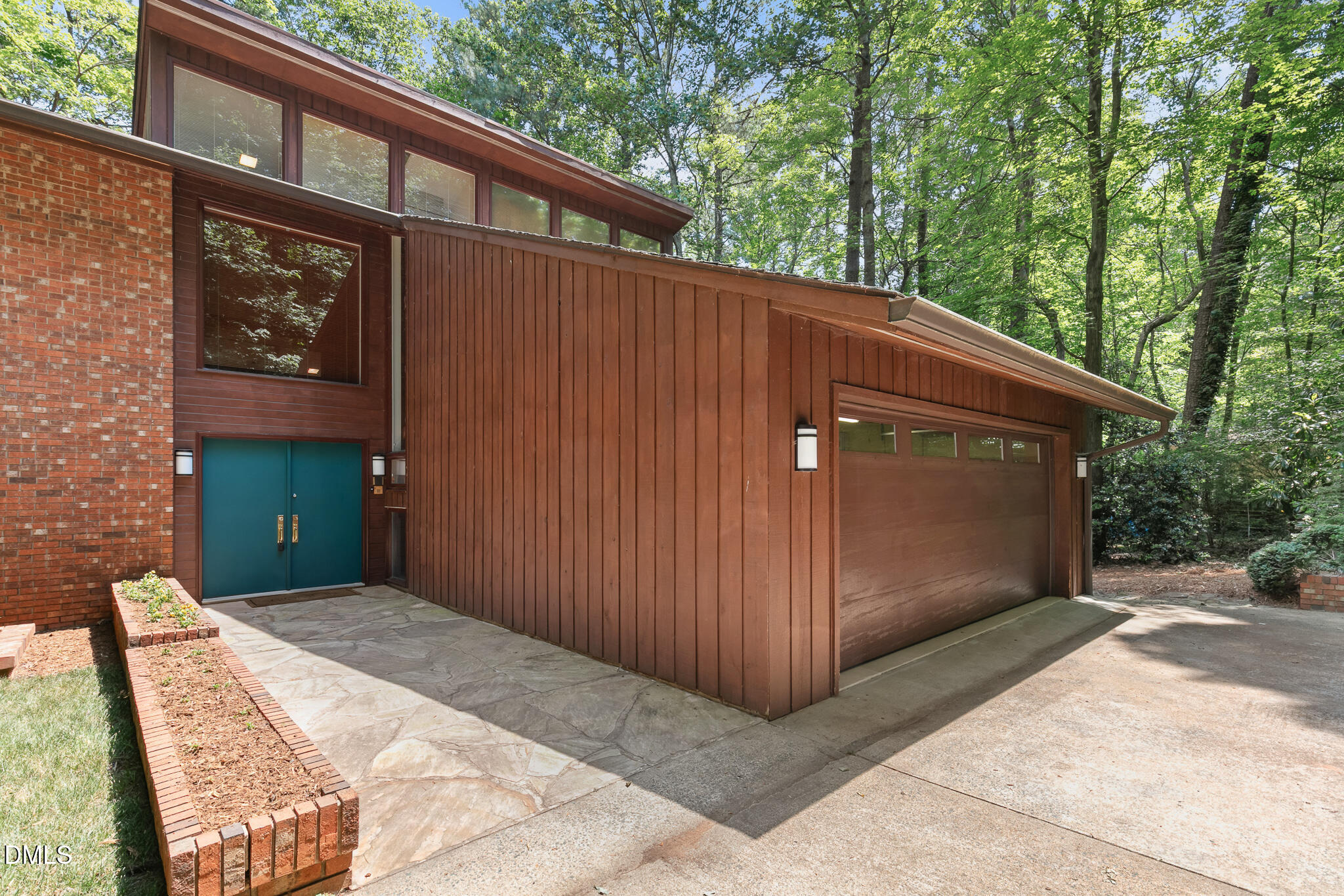 1429 Arboretum Drive Property Photo 1