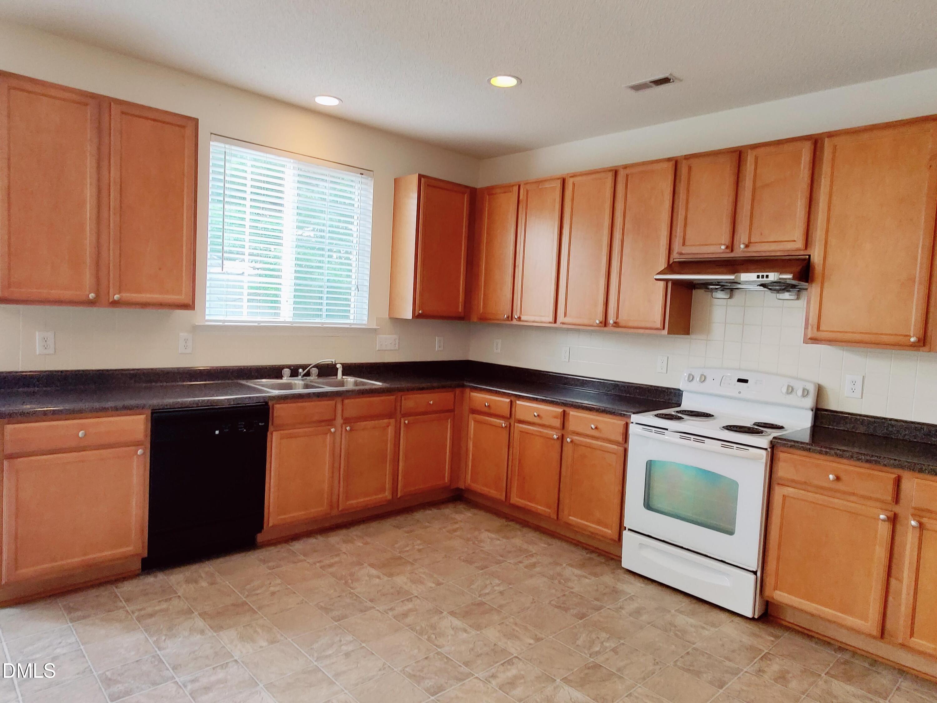 4011 Oatgrass Lane Property Photo 9