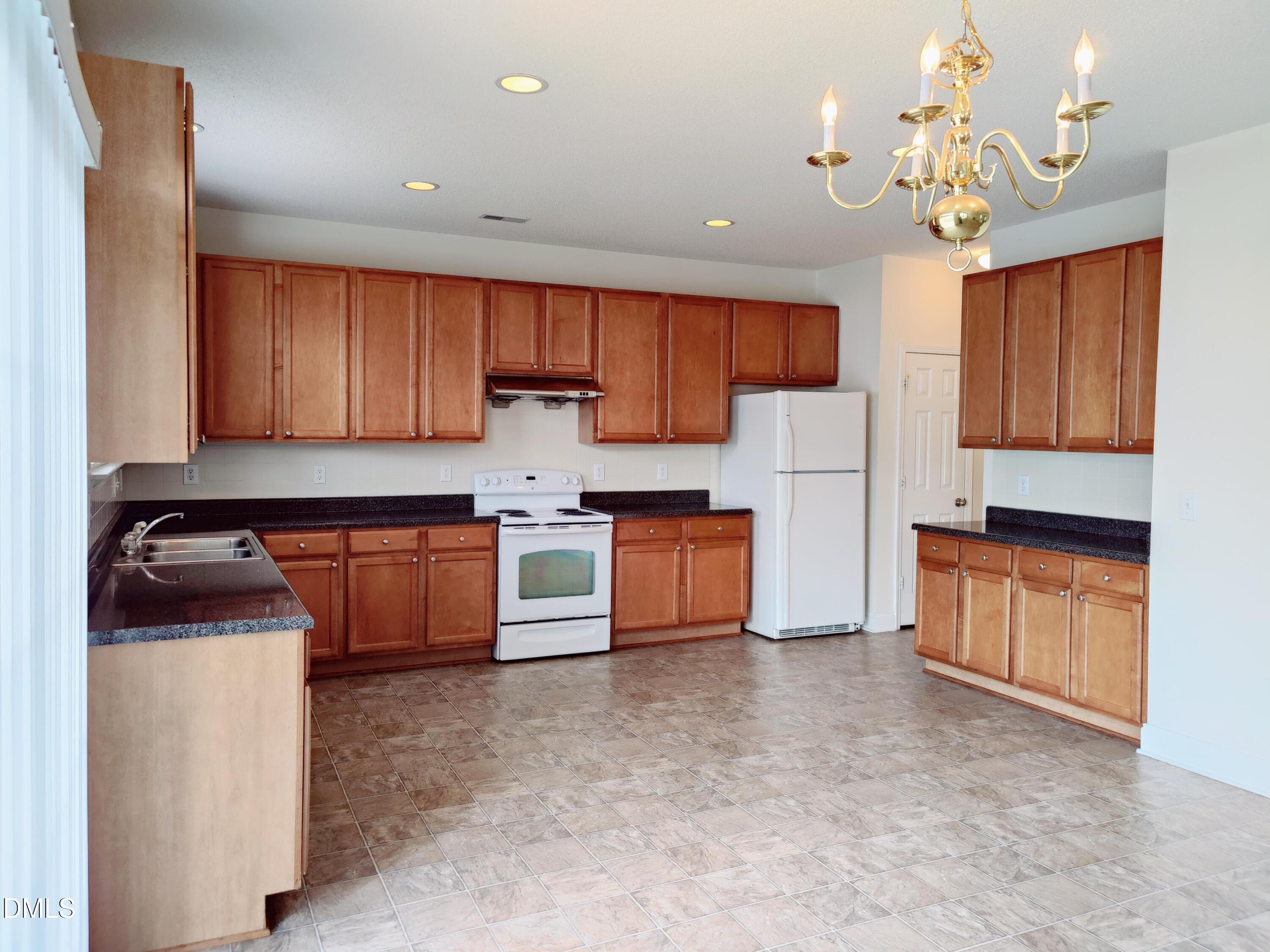 4011 Oatgrass Lane Property Photo 10