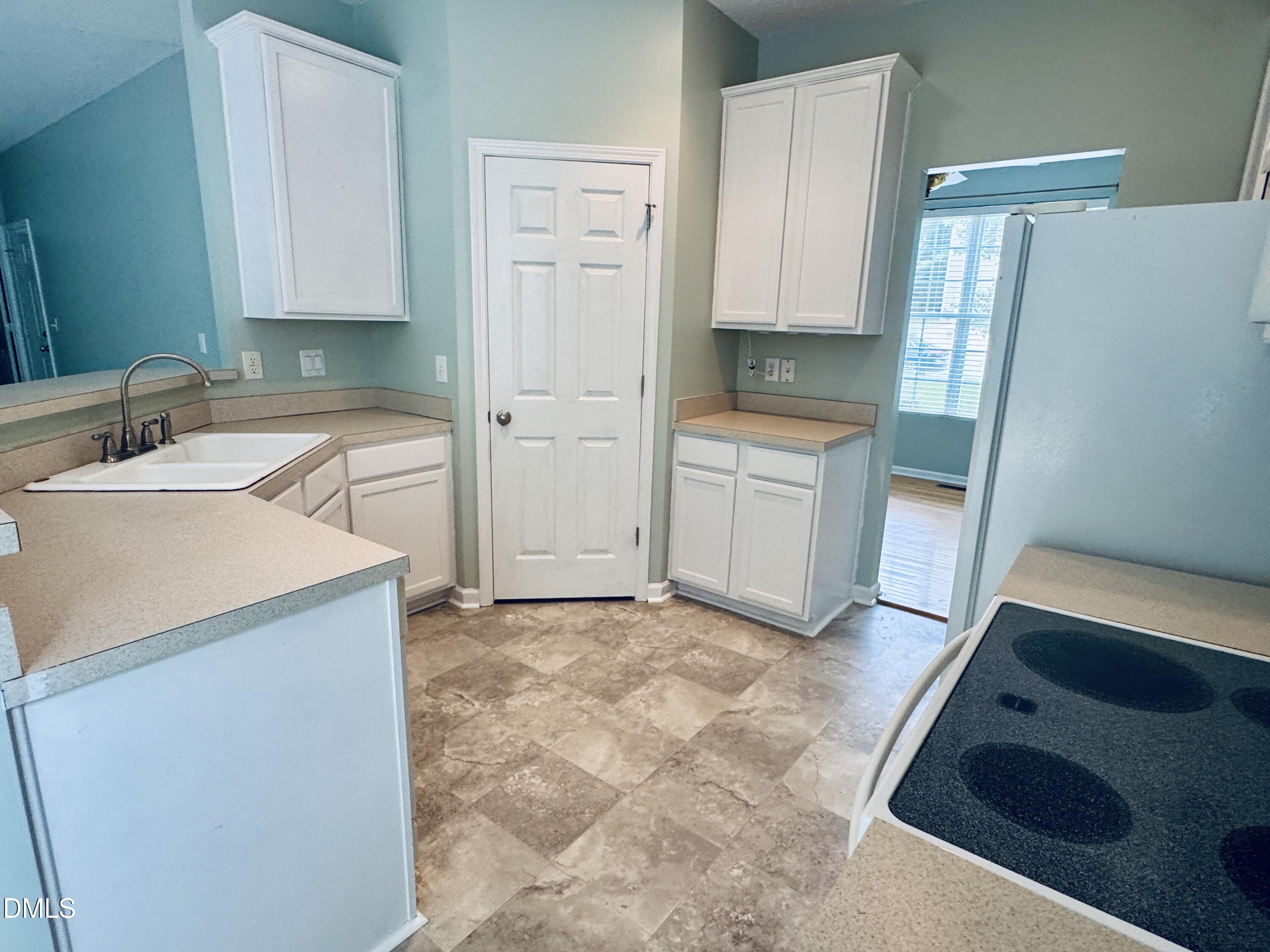 1224 Arbor Greene Drive Property Photo 6