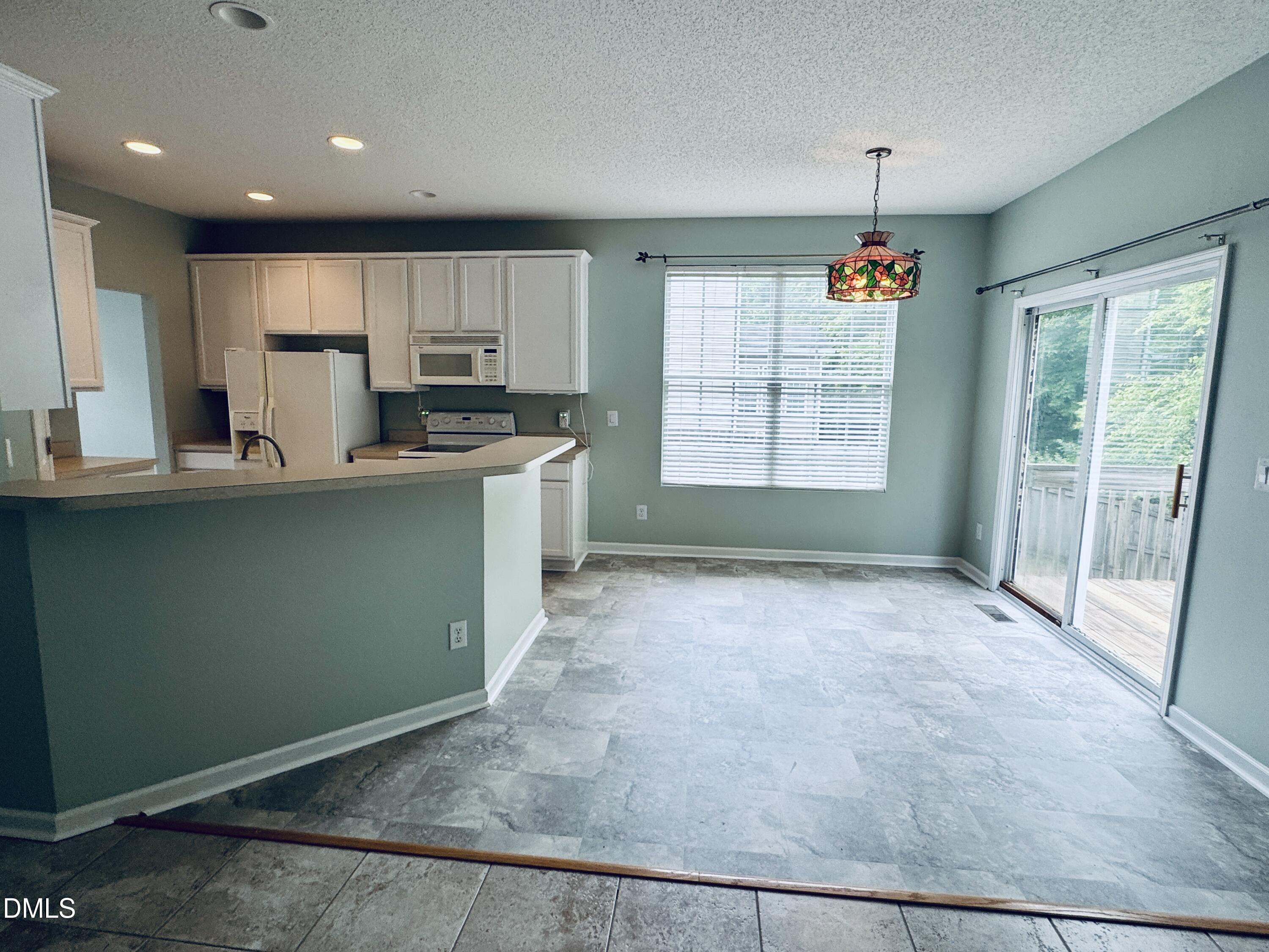 1224 Arbor Greene Drive Property Photo 8