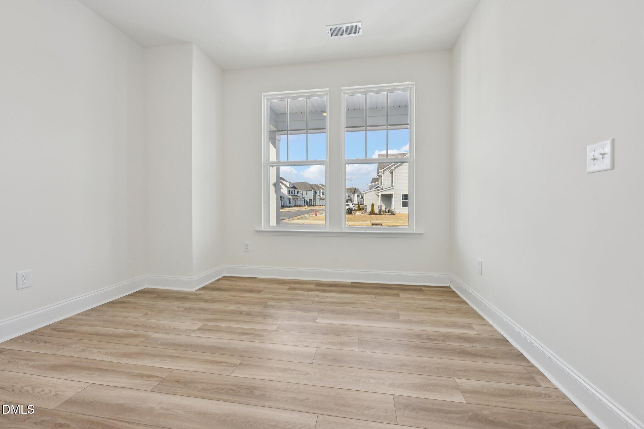 532 Hipwood Drive Property Photo 10