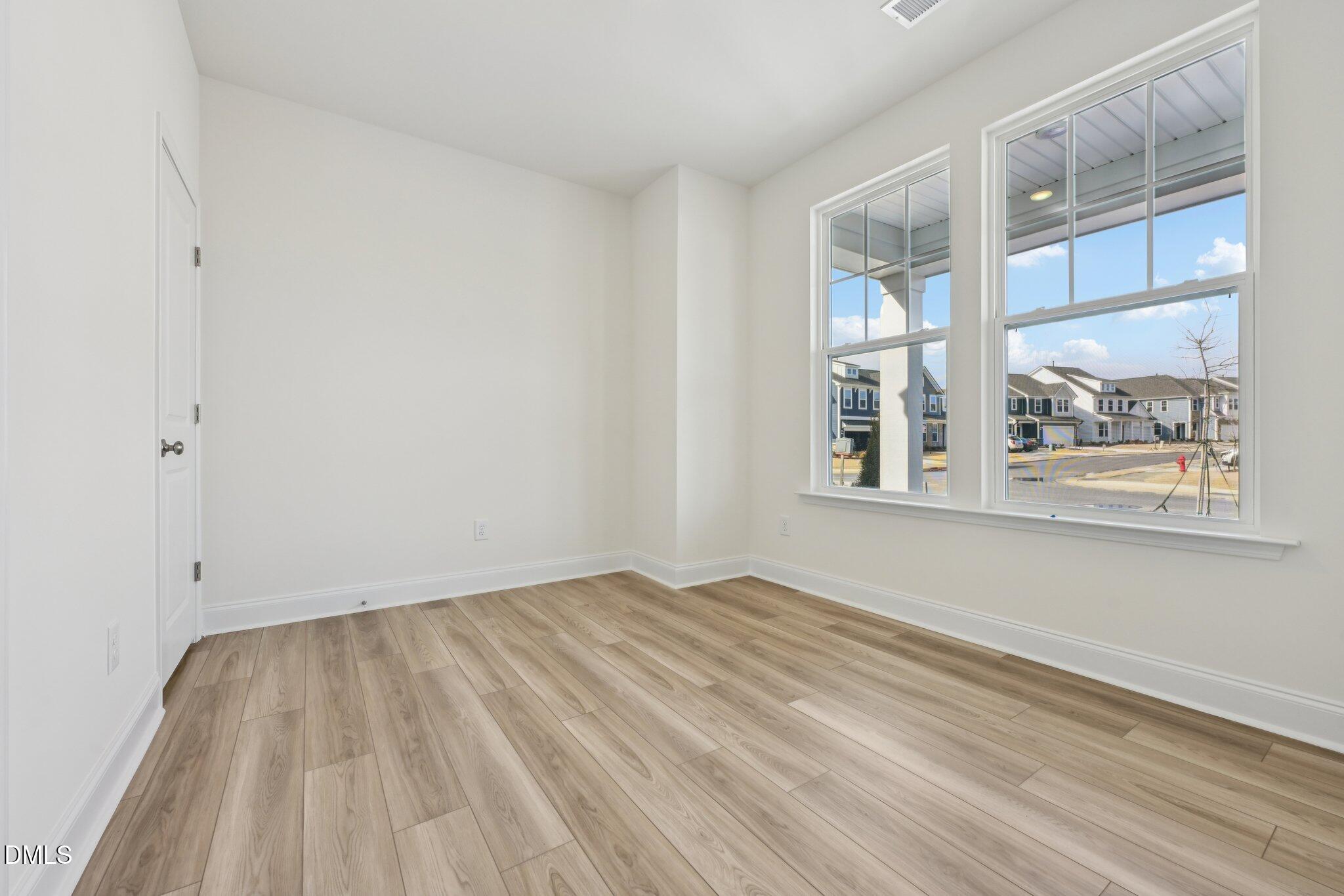 513 Hipwood Drive Property Photo 12