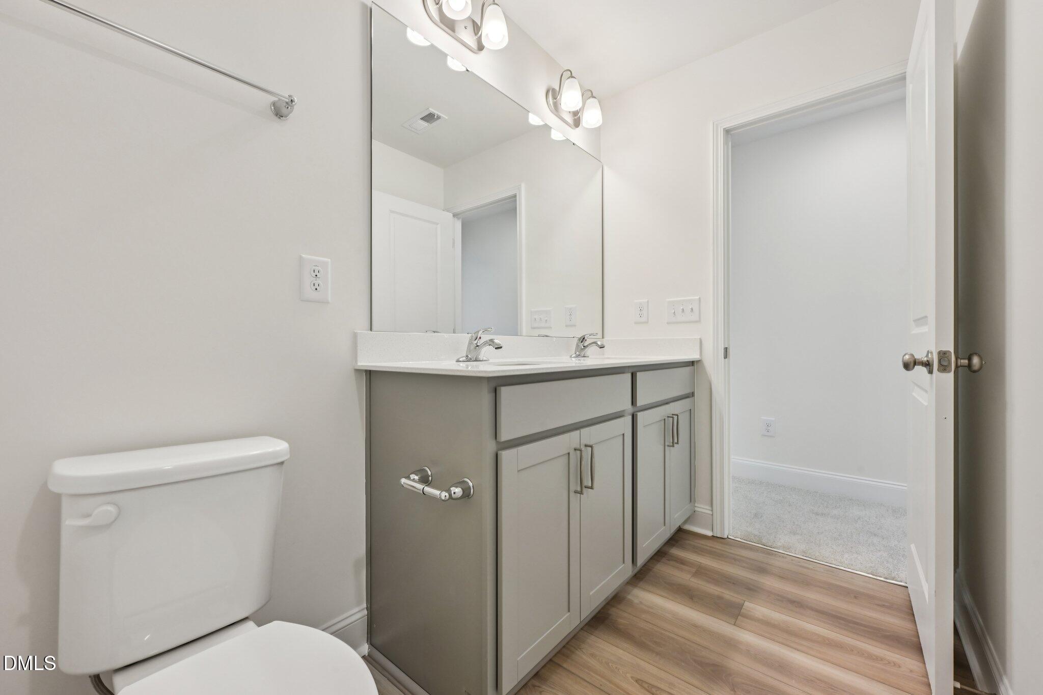 513 Hipwood Drive Property Photo 25