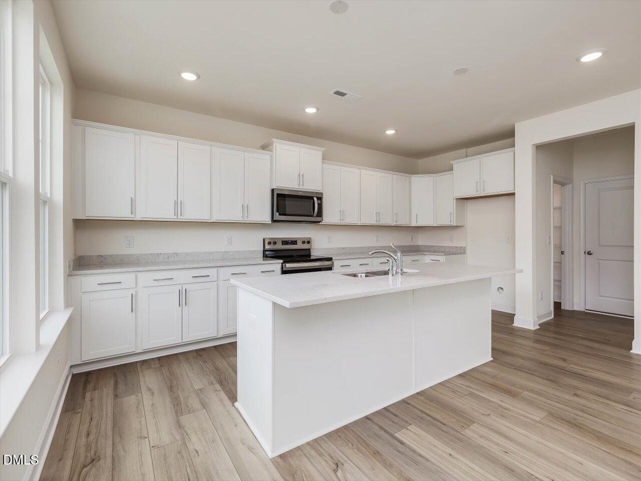 504 Hipwood Drive Property Photo 13