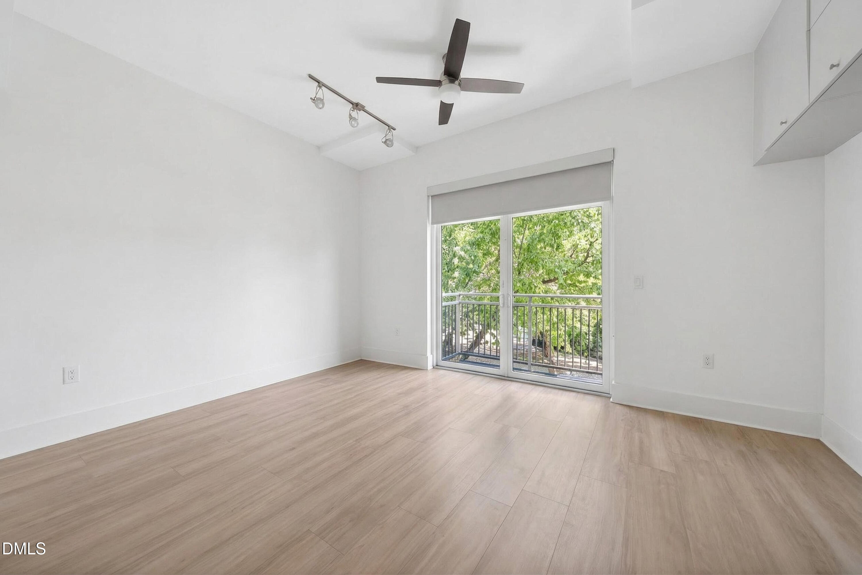 444 S Blount Street 111 Property Photo 12