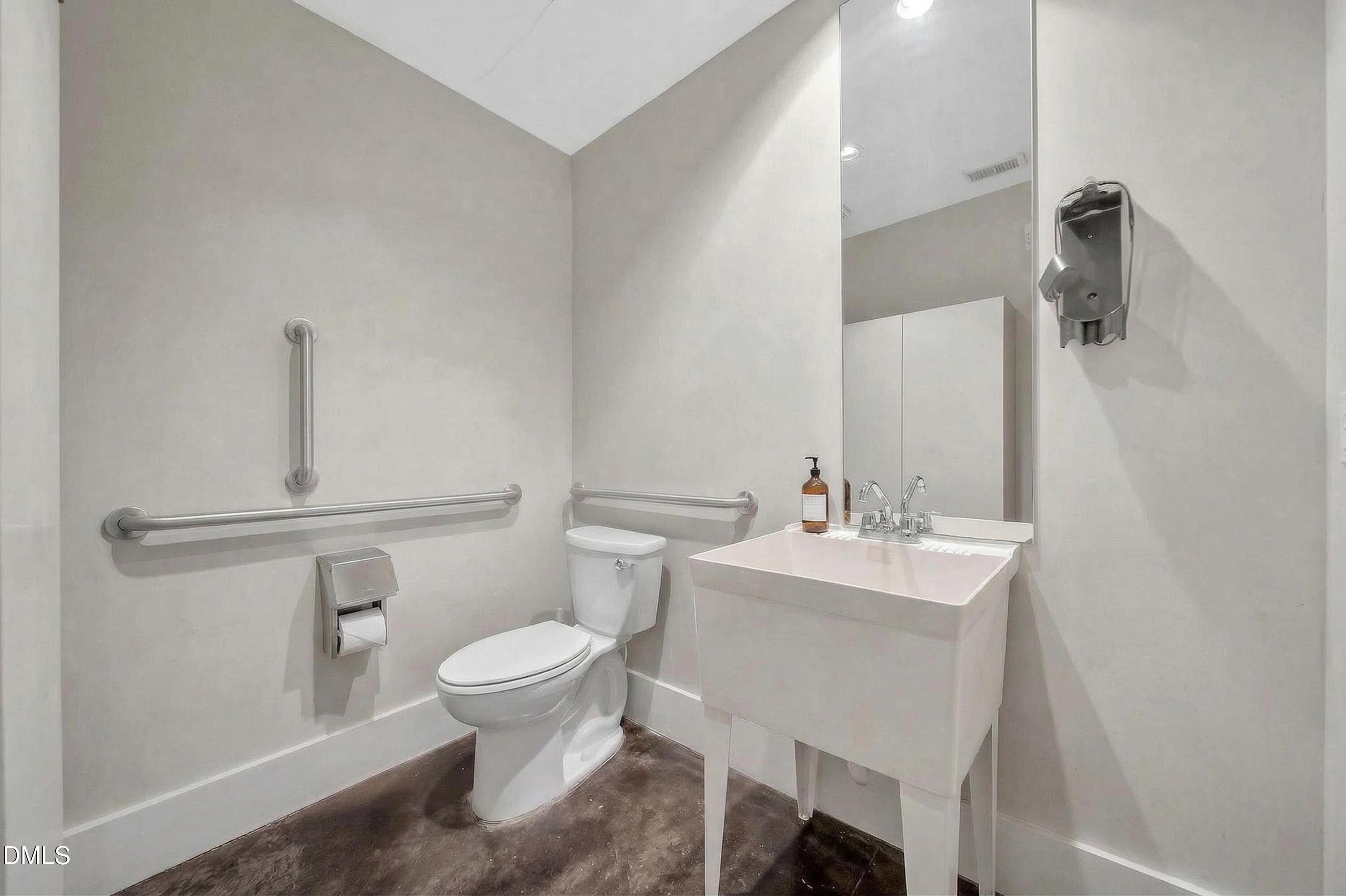 444 S Blount Street 110 Property Photo 10
