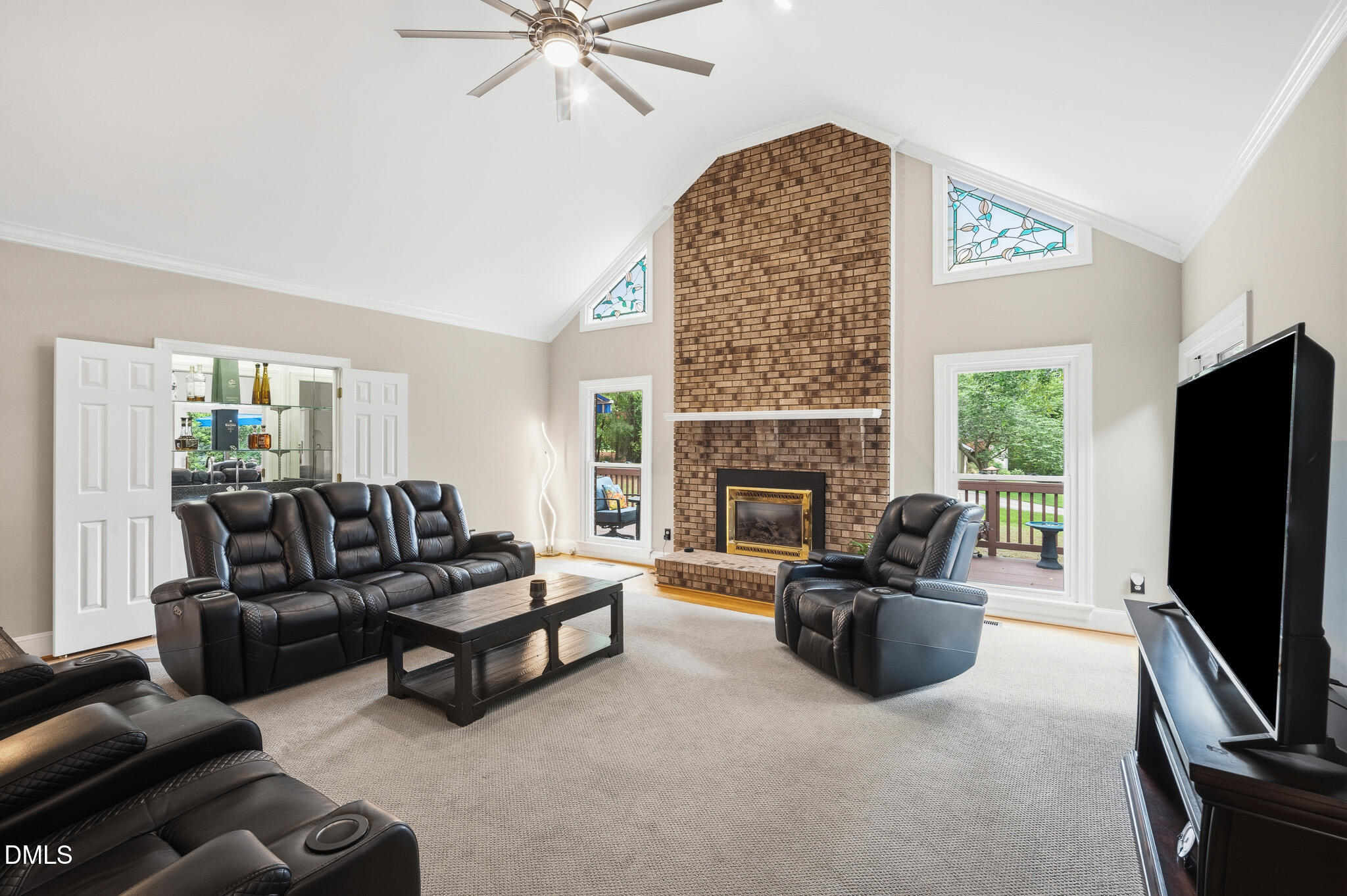3735 Stoneybrook Drive Property Photo 3