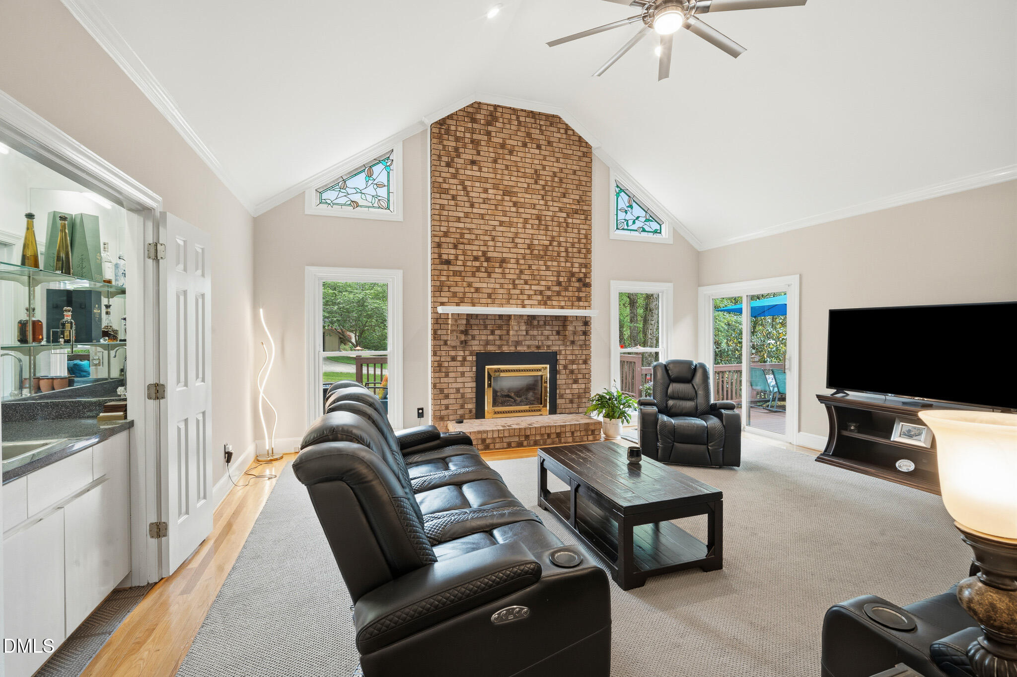3735 Stoneybrook Drive Property Photo 4