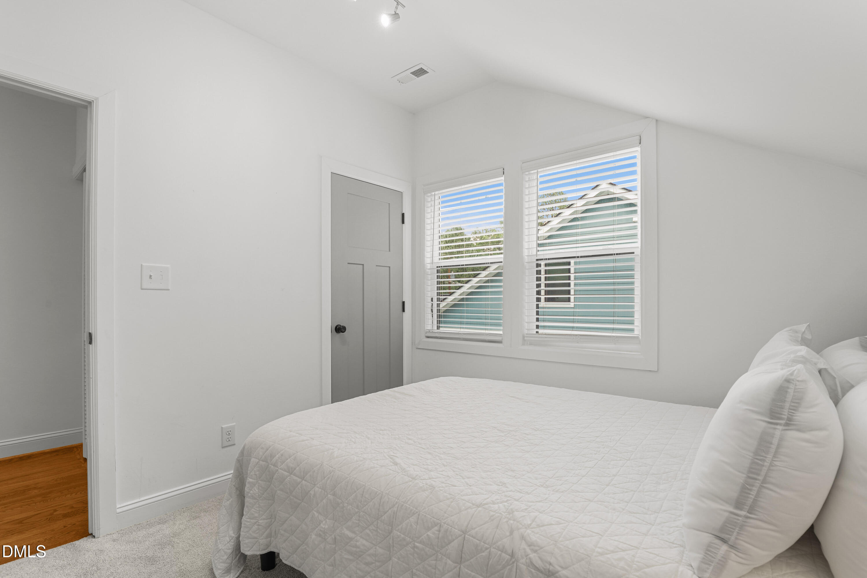 1217 Rosedale Avenue B Property Photo 17