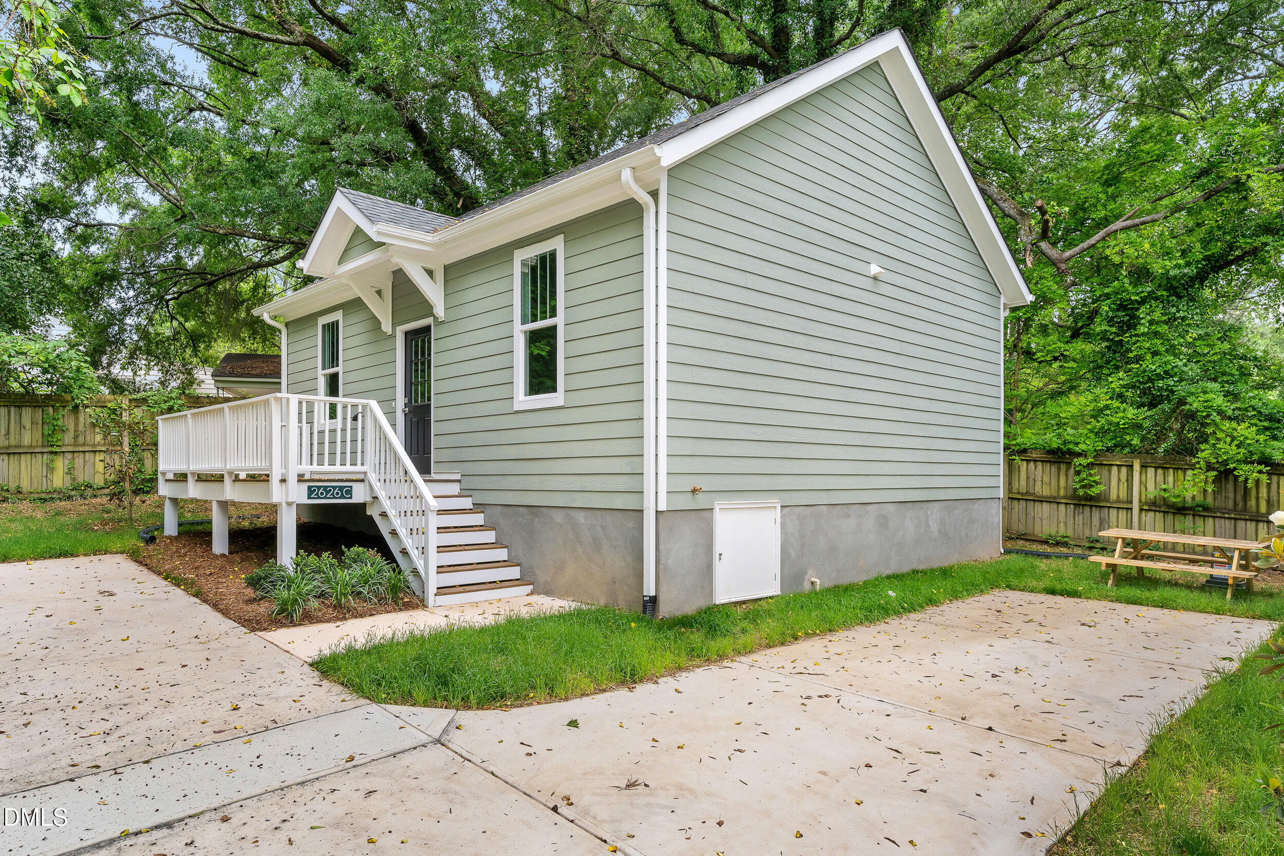 2626 Harvard Avenue C Property Photo 4
