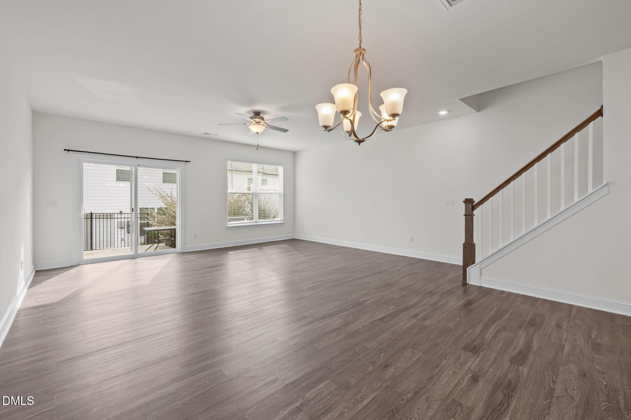 1033 Heartstone Way Property Photo 5