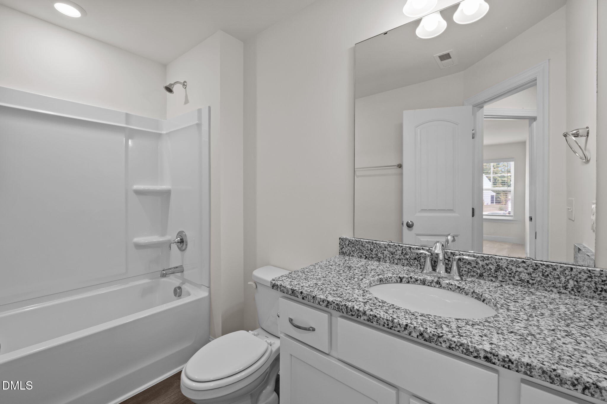 1033 Heartstone Way Property Photo 16
