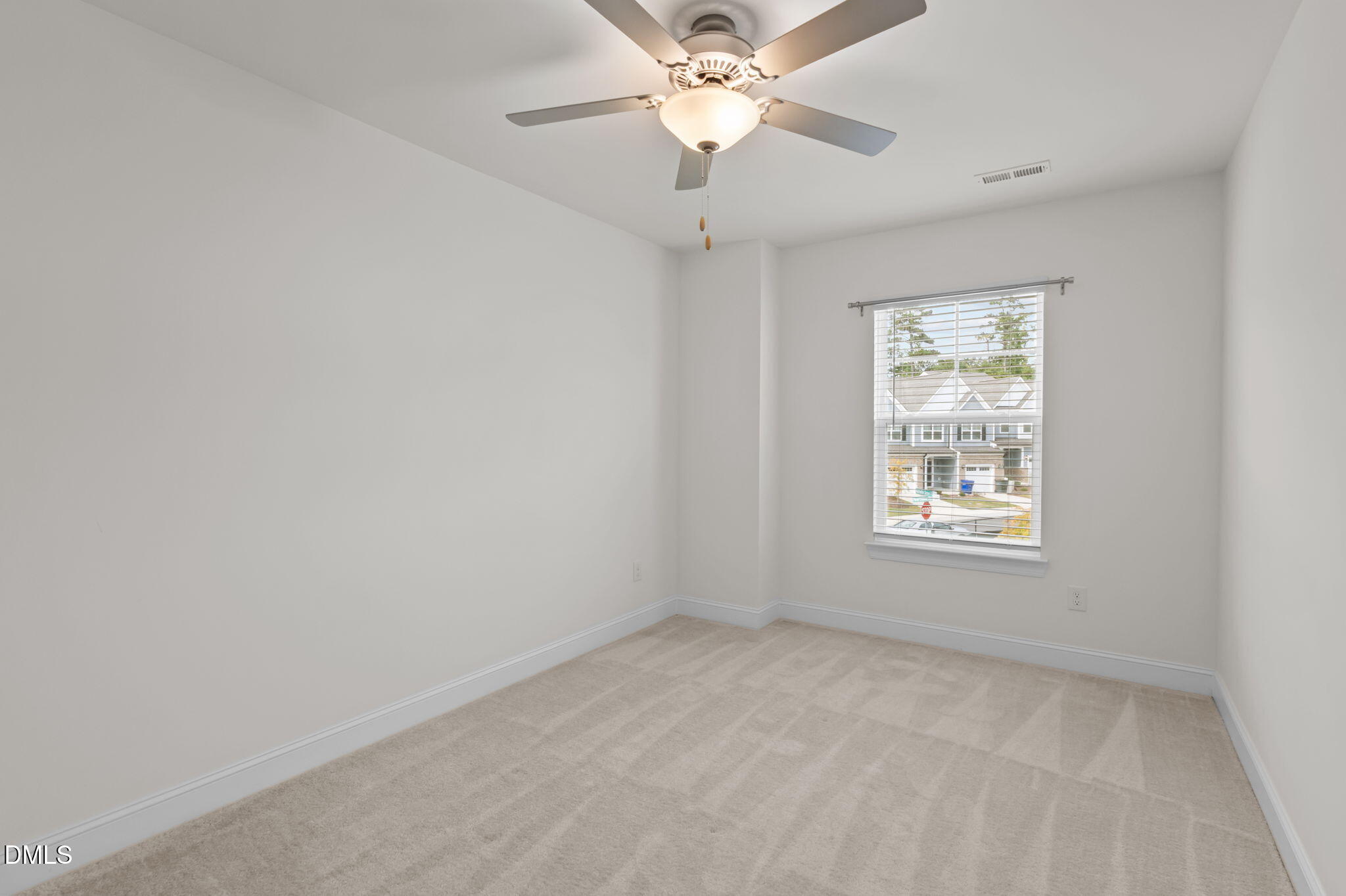 1033 Heartstone Way Property Photo 17