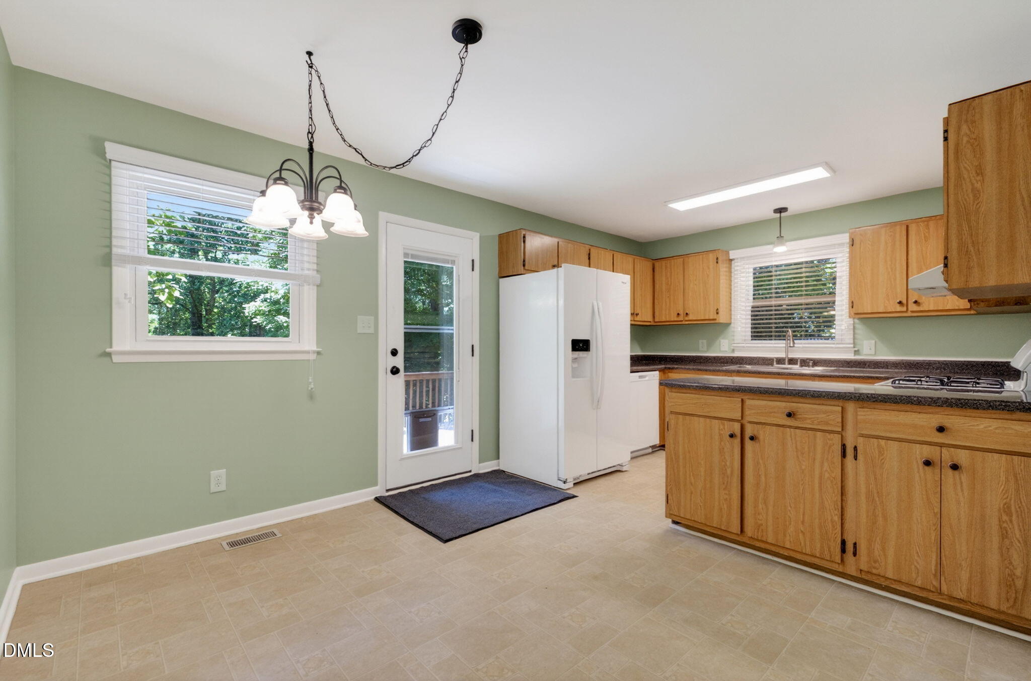 1224 Pineview Drive Property Photo 8