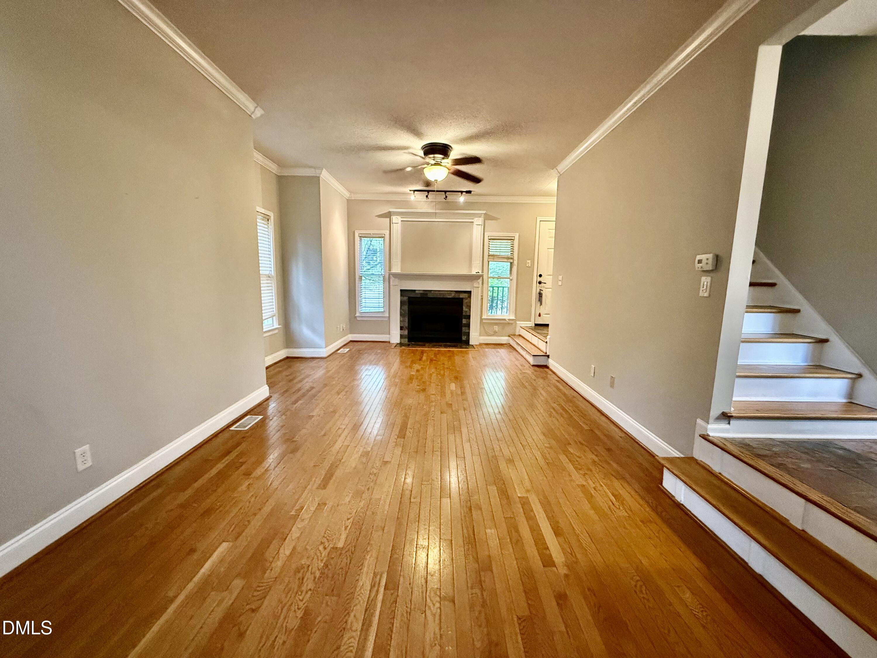 413 W Oak Avenue Property Photo 4