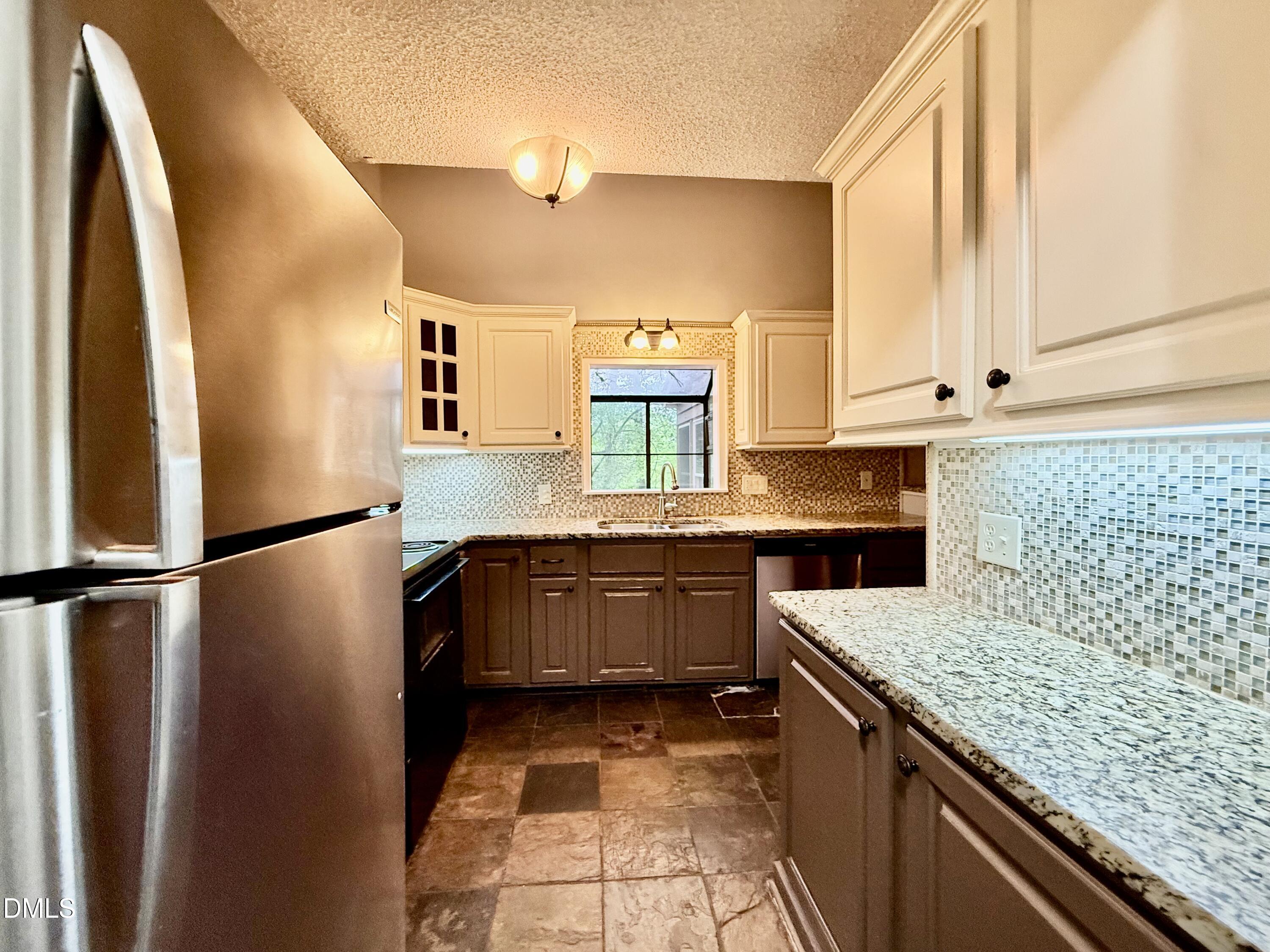 413 W Oak Avenue Property Photo 5