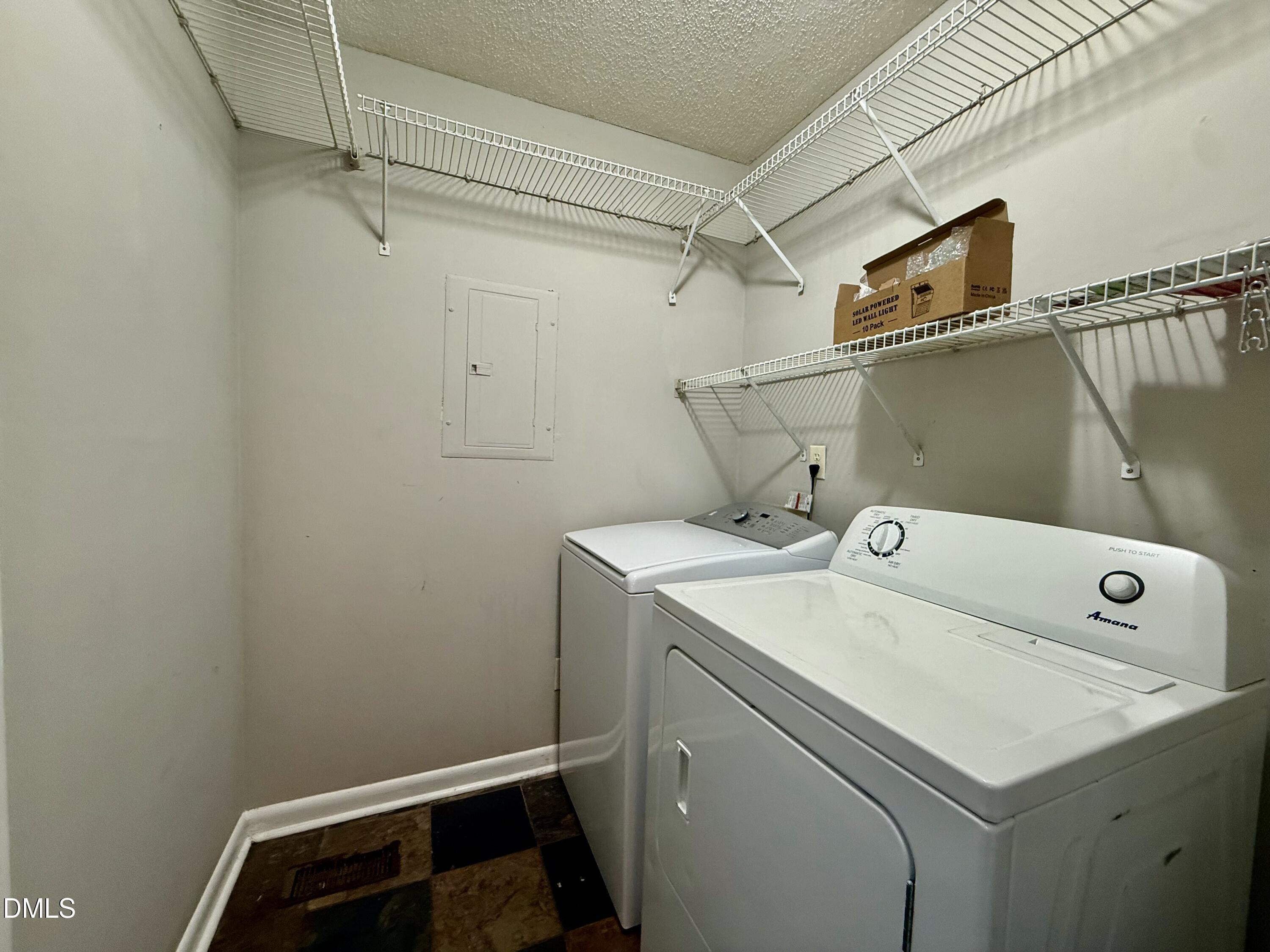 413 W Oak Avenue Property Photo 7