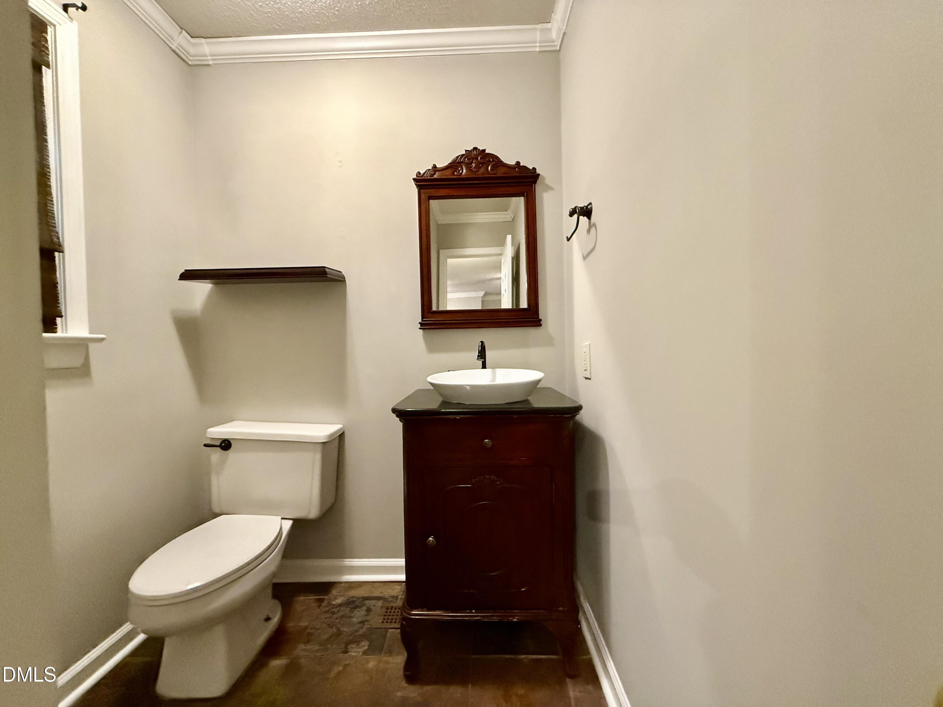 413 W Oak Avenue Property Photo 8