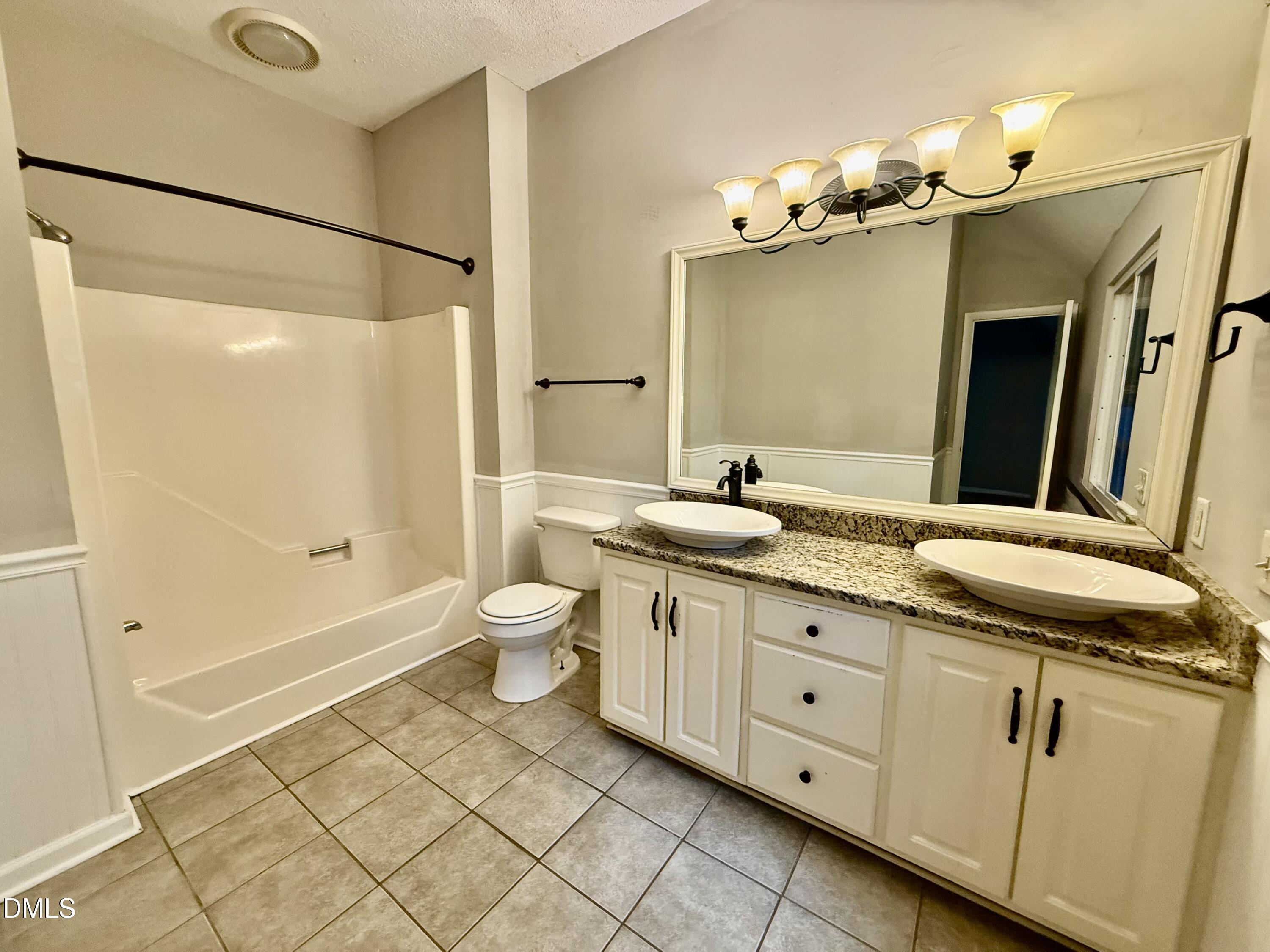 413 W Oak Avenue Property Photo 12