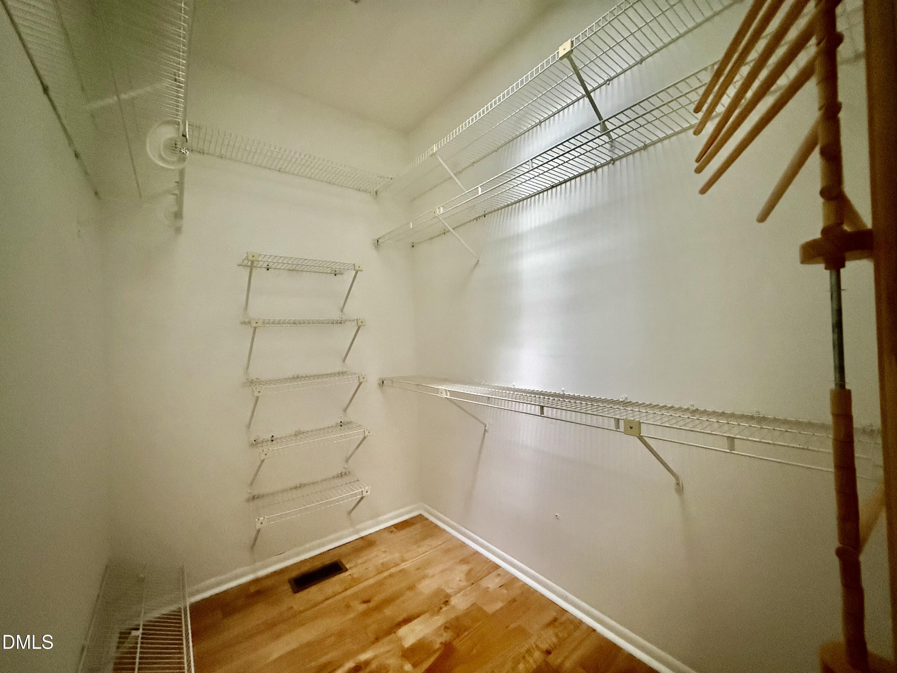 413 W Oak Avenue Property Photo 13