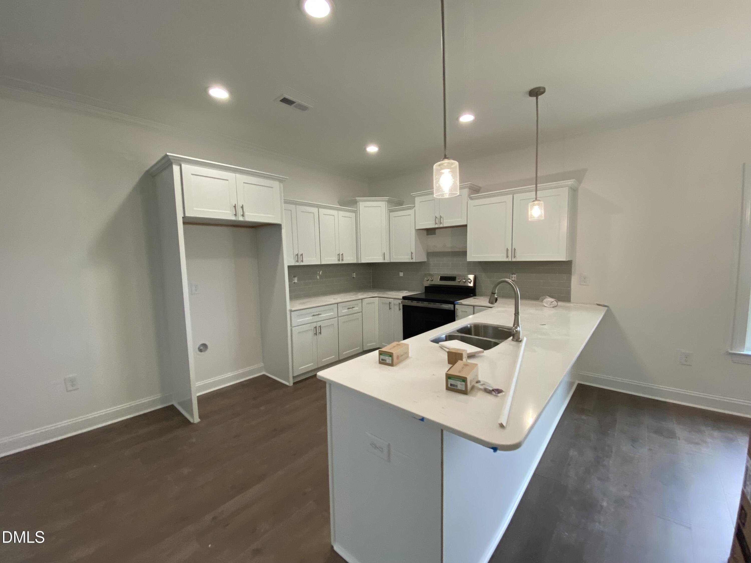213 Herring Road Property Photo 5