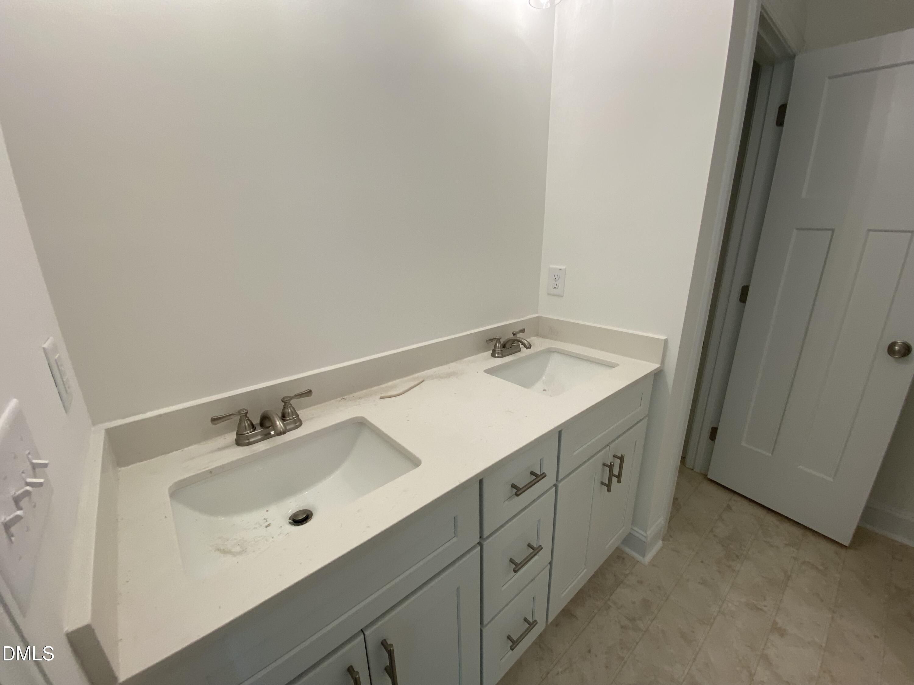 213 Herring Road Property Photo 8