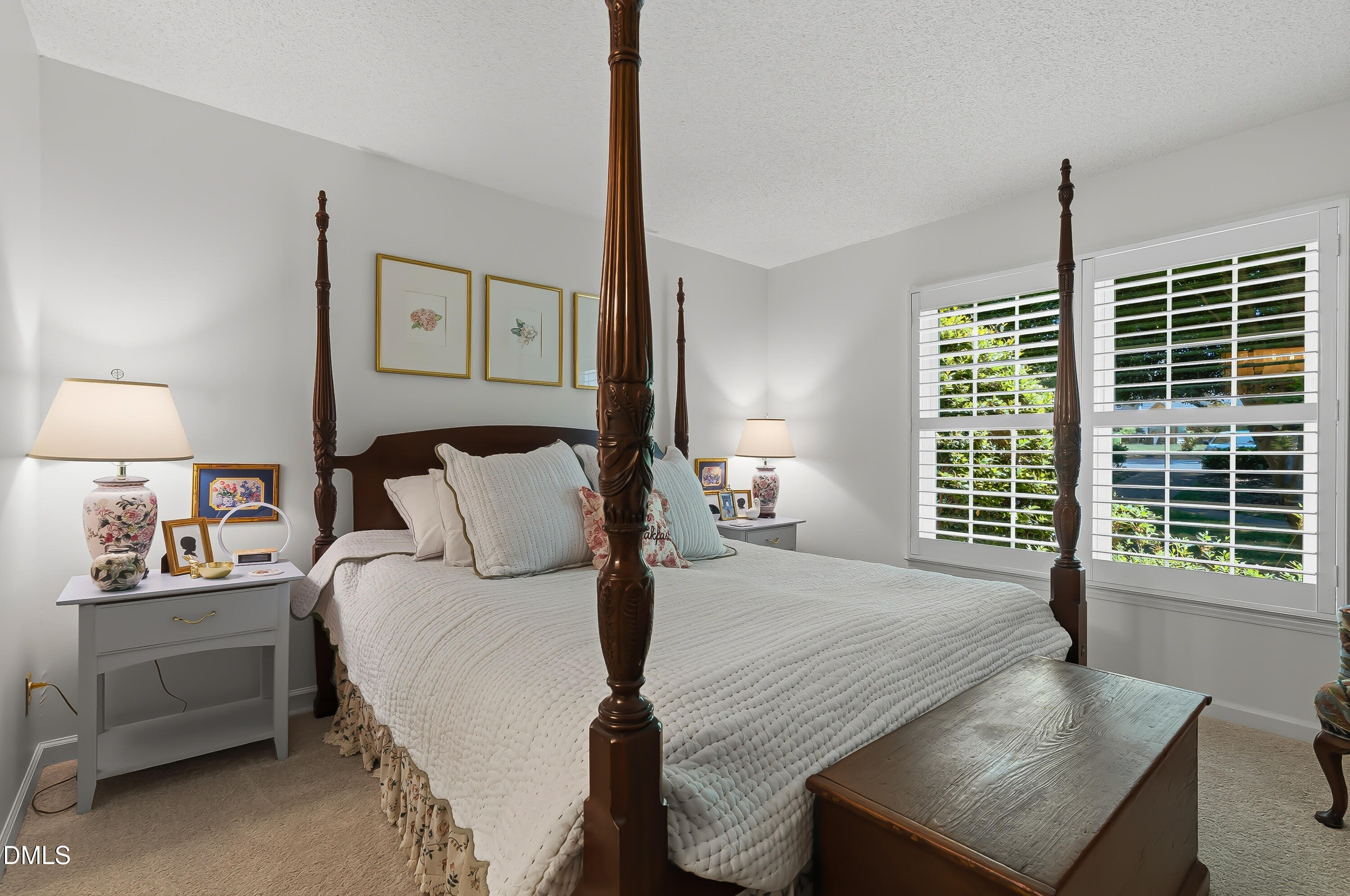 2424 Mapleton Lane Property Photo 4