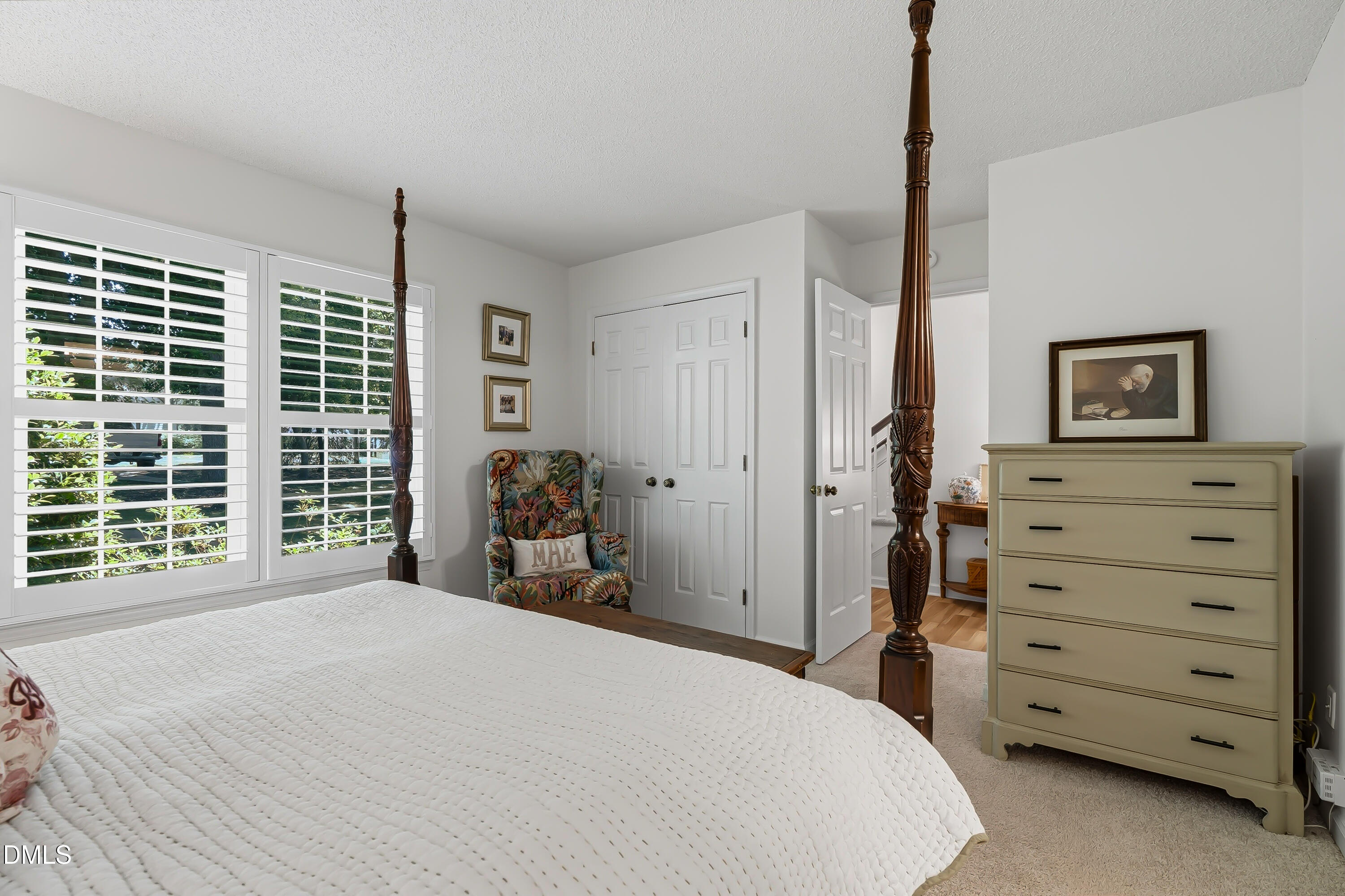 2424 Mapleton Lane Property Photo 6