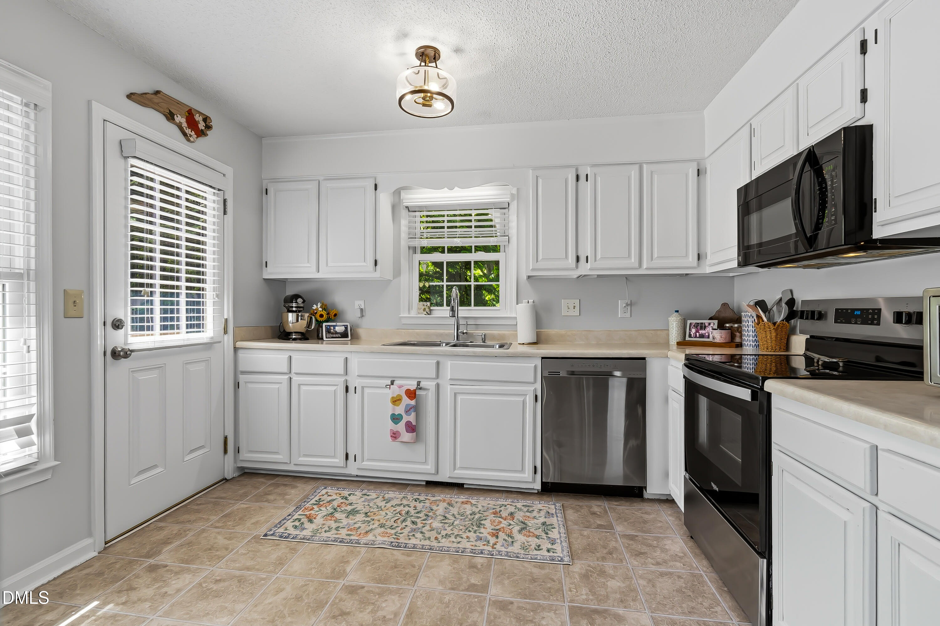 2424 Mapleton Lane Property Photo 16