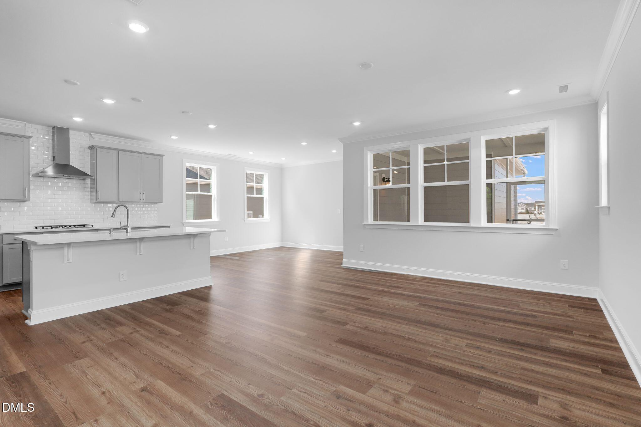 1729 Uplift Avenue Property Photo 2