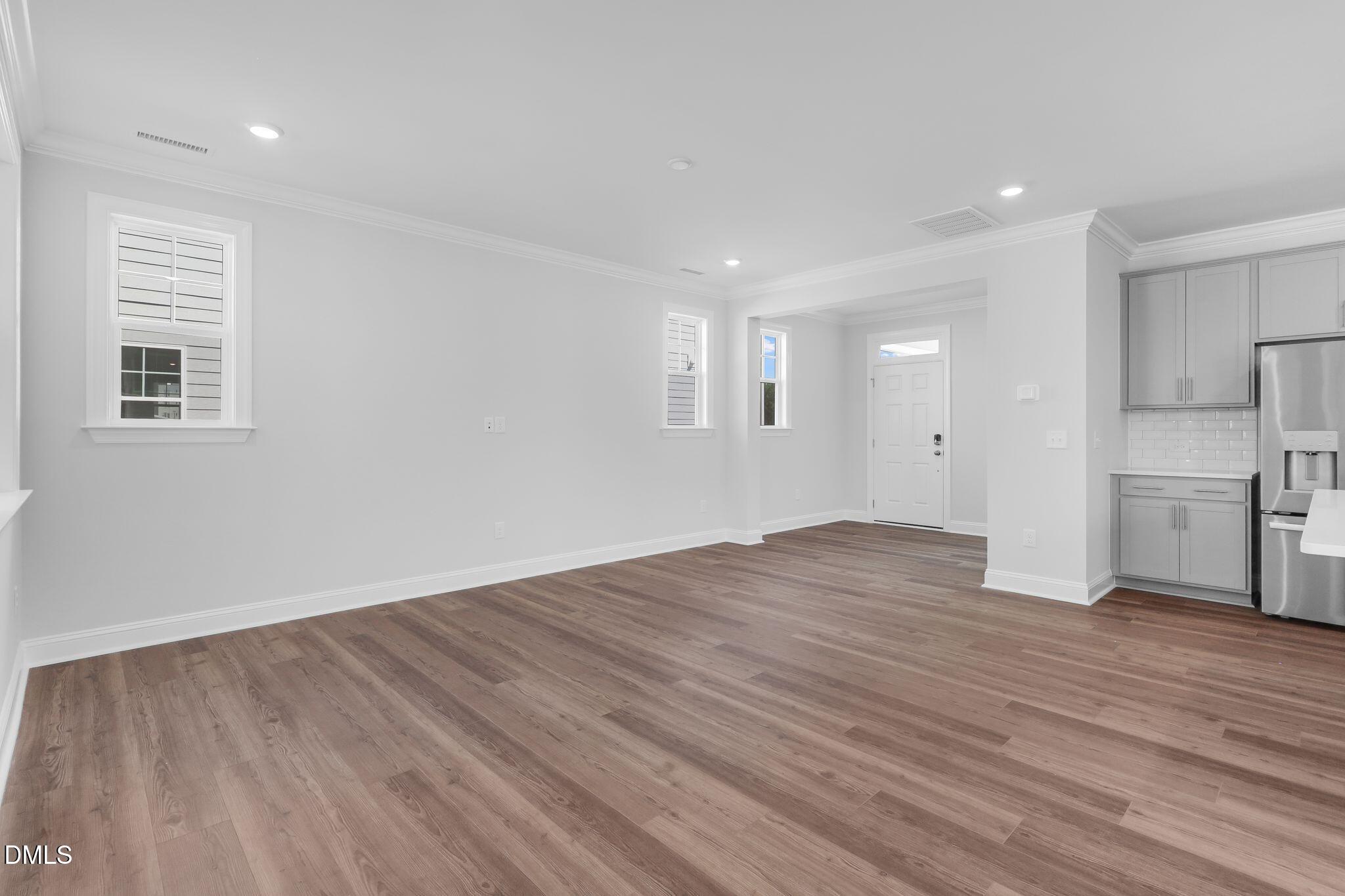 1729 Uplift Avenue Property Photo 3