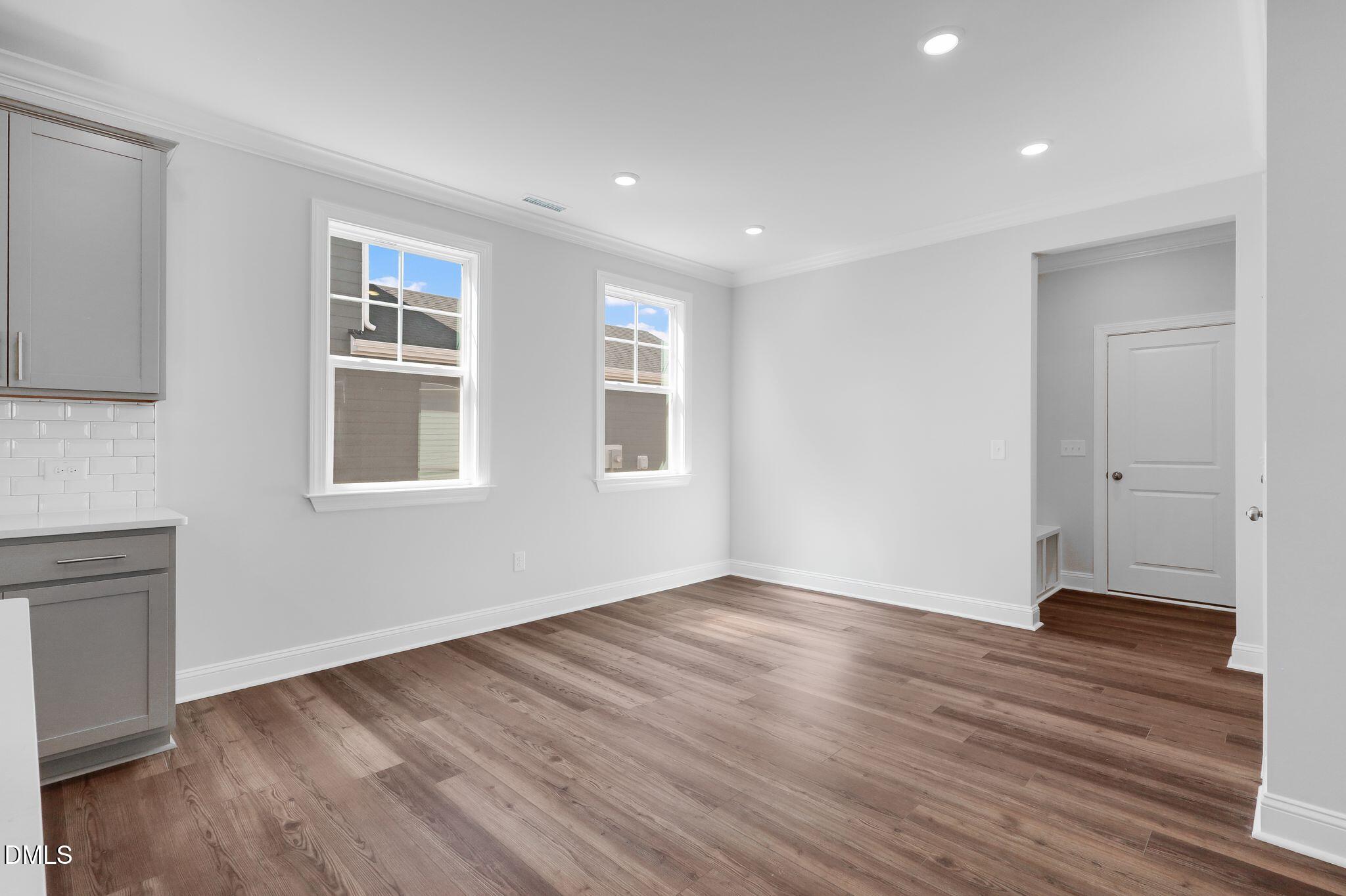 1729 Uplift Avenue Property Photo 4