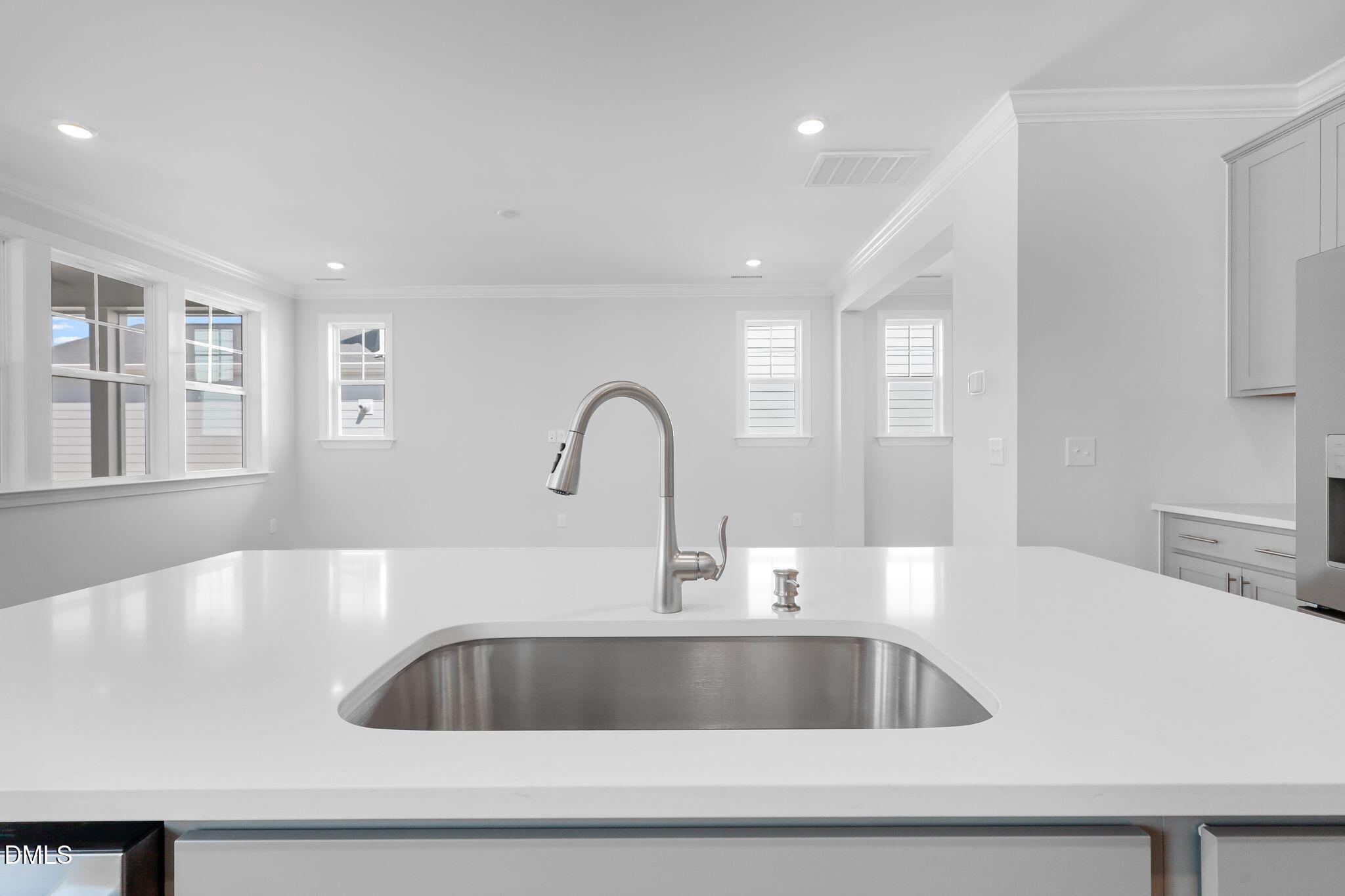 1729 Uplift Avenue Property Photo 12