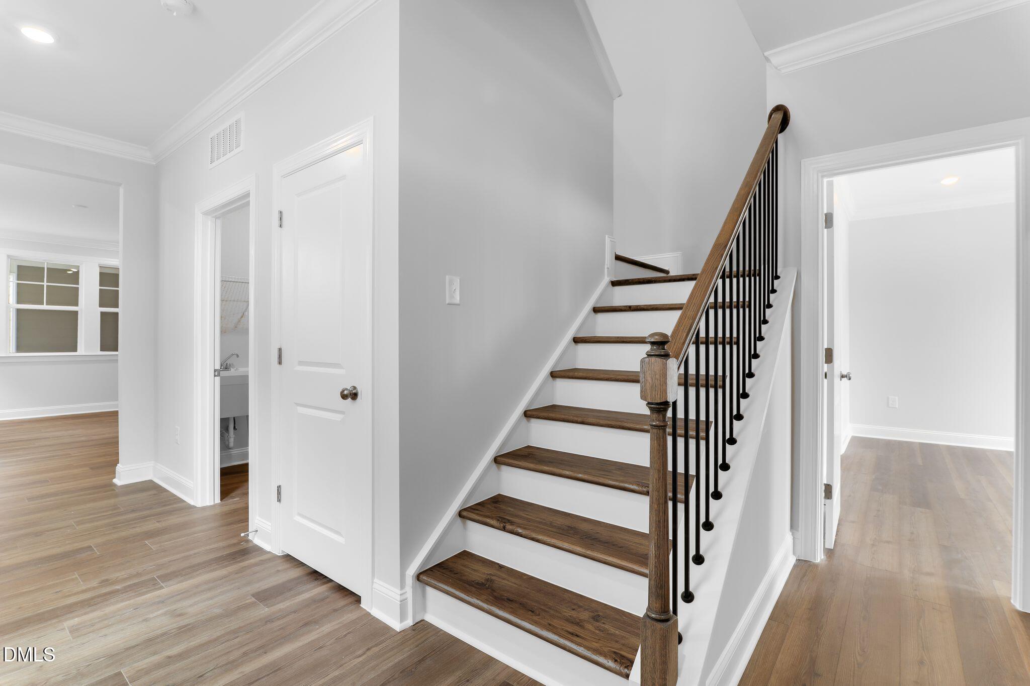 1737 Uplift Avenue Property Photo 2