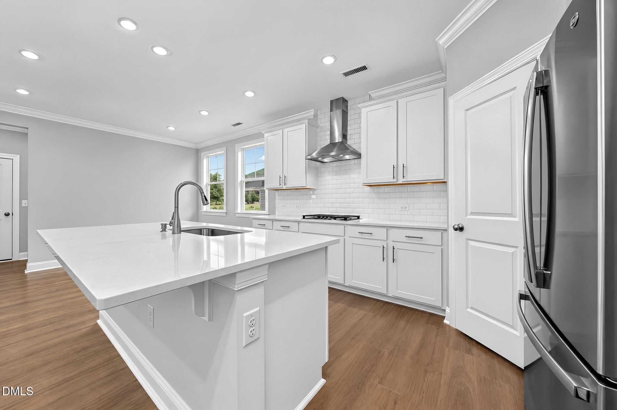 1737 Uplift Avenue Property Photo 3