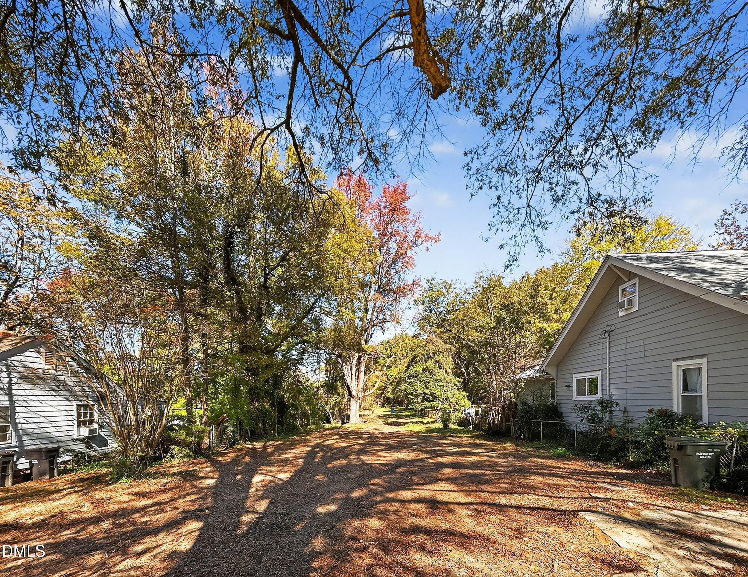 2711-a Ashe Street Property Photo 5