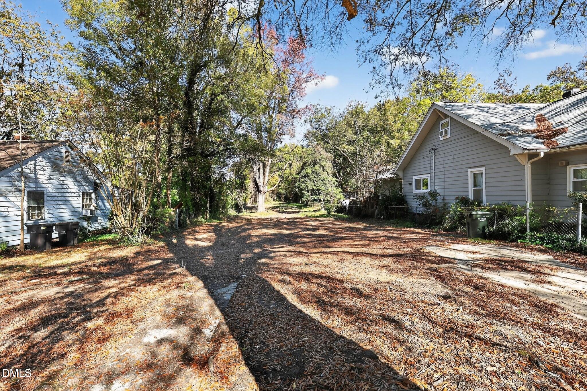 2711-a Ashe Street Property Photo 6