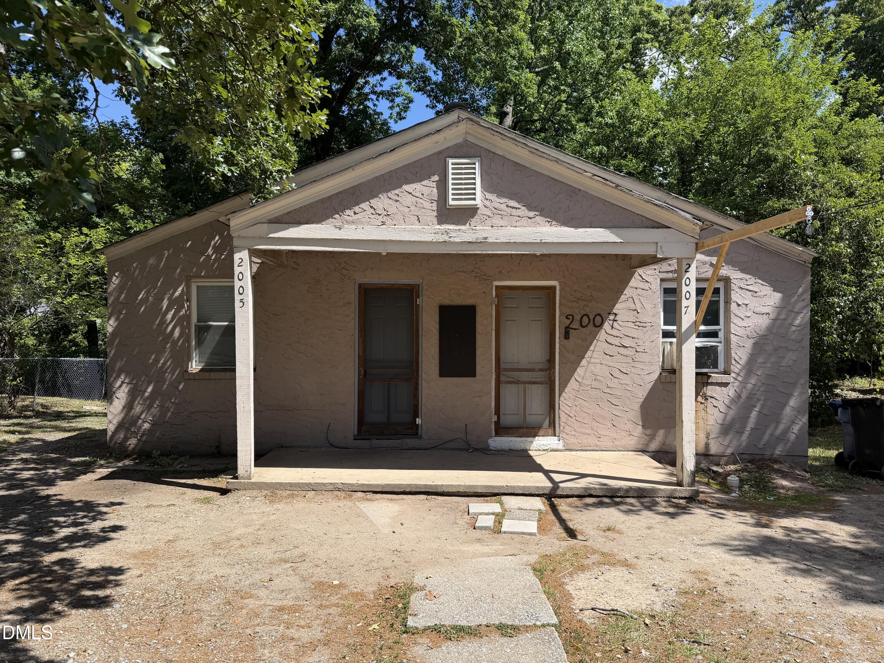 2005 Taylor Street Property Photo 1