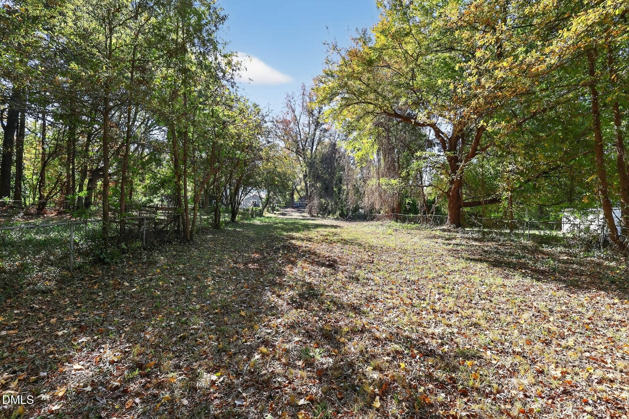 2711-c Ashe Street Property Photo 5