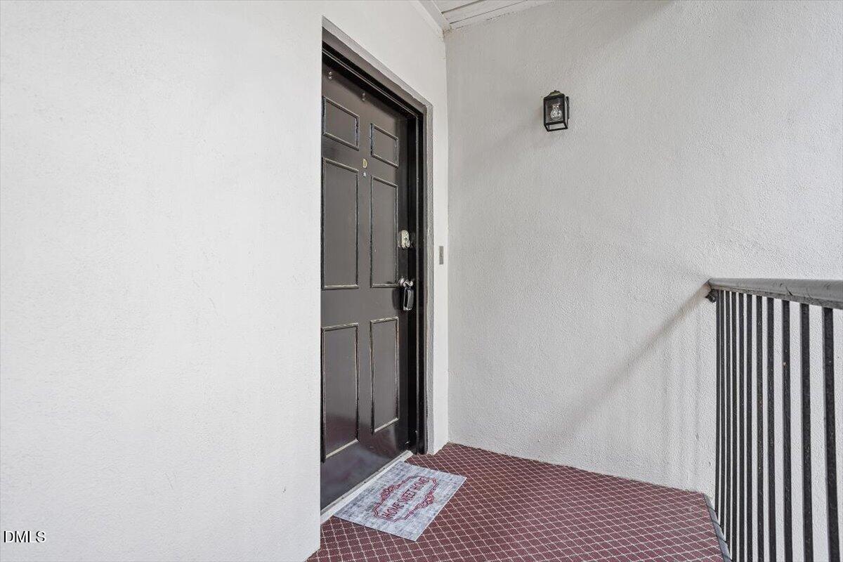 1917 Front Street # 4d Property Photo 9