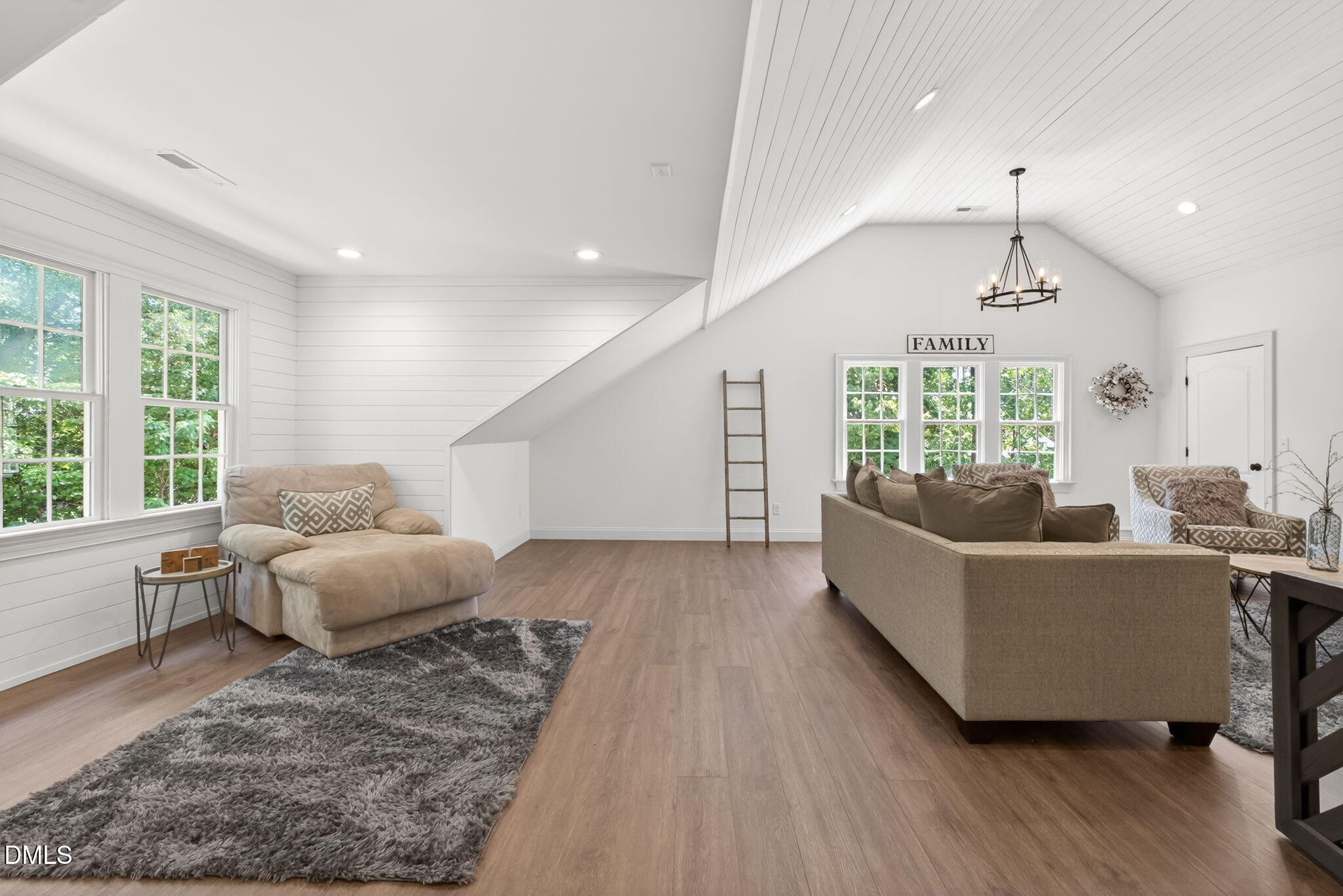 49 Serenia Circle Property Photo 6
