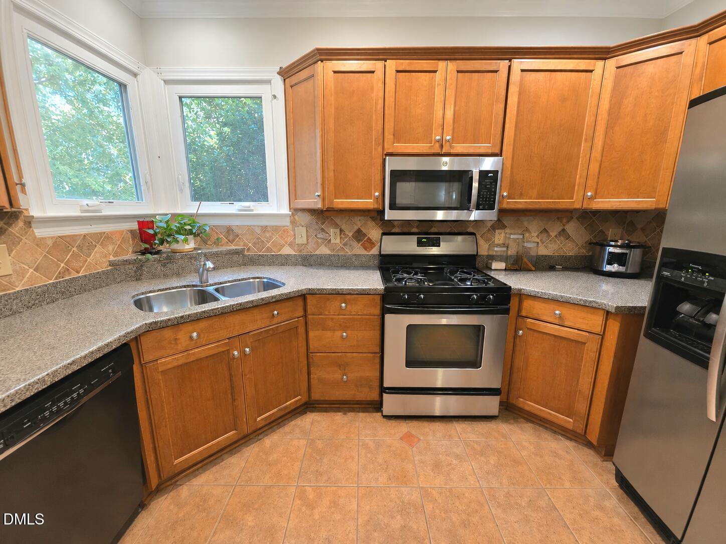 1003 Inglenook Place Property Photo 10