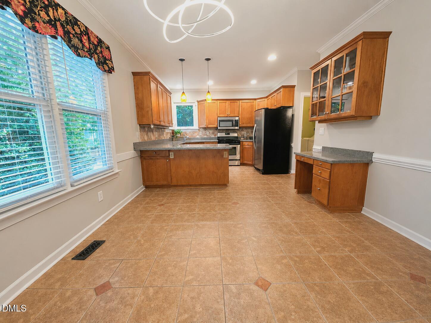 1003 Inglenook Place Property Photo 11