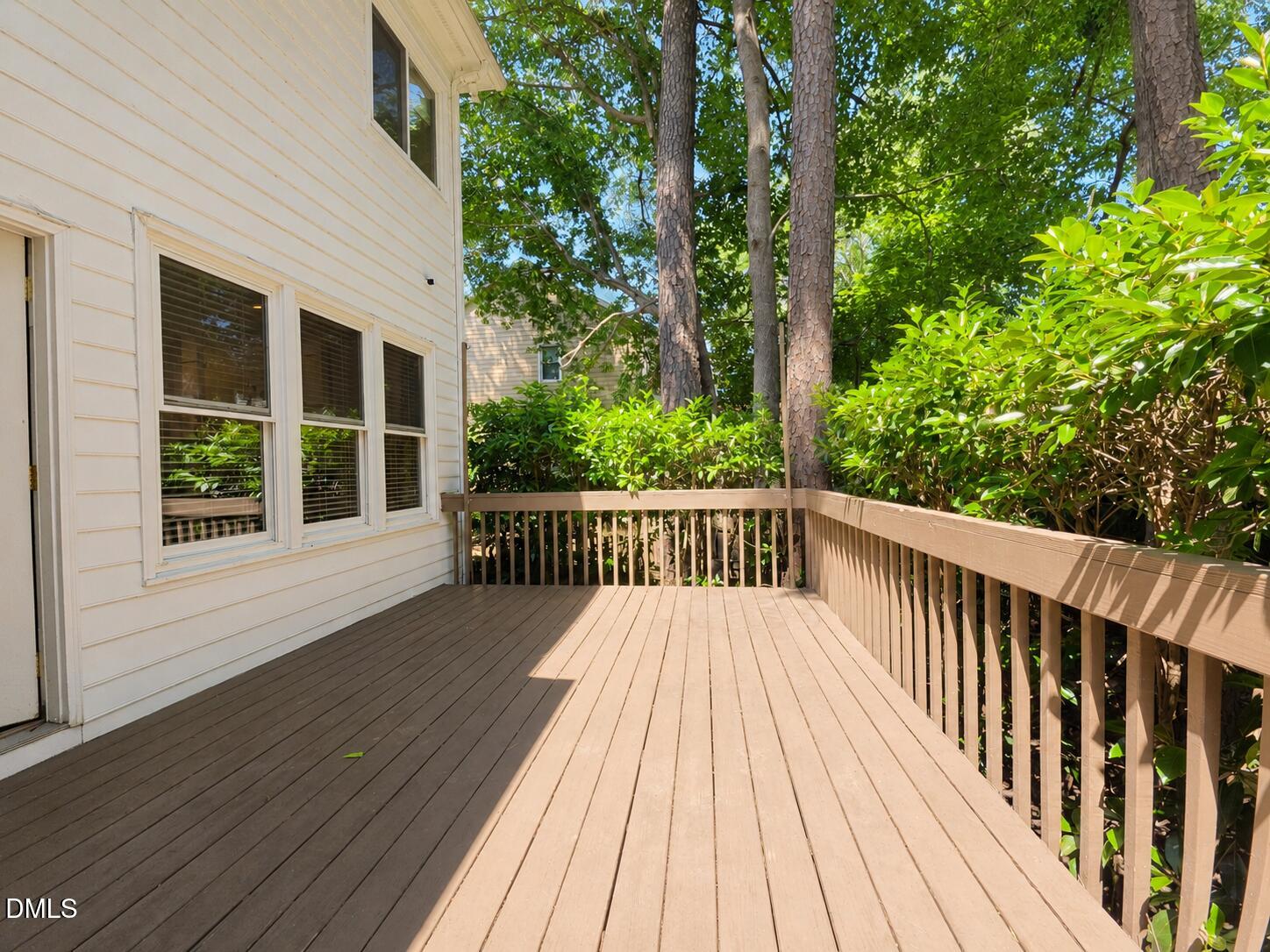 1003 Inglenook Place Property Photo 30